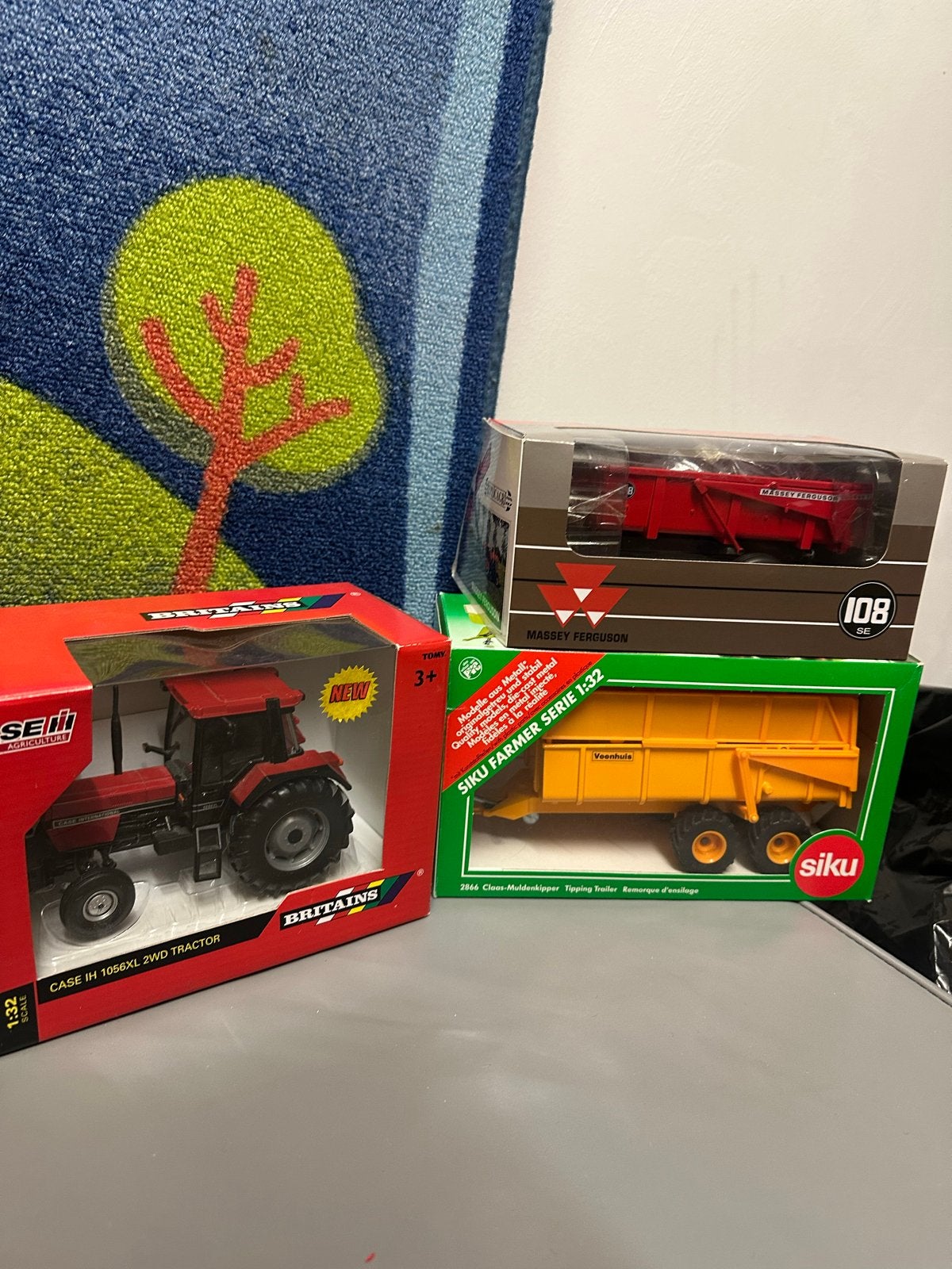 Case ih 1056 veenhuis kipper en mf kipper 1:32, Ophalen of Verzenden, Nieuw