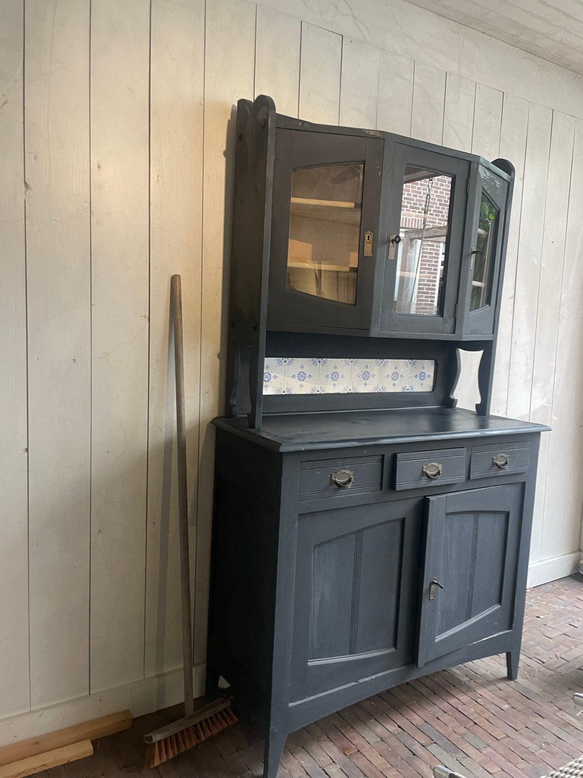 Antiek Grenen Buffetkastje - donkerblauw zwart geverfd., Antiek en Kunst, Ophalen