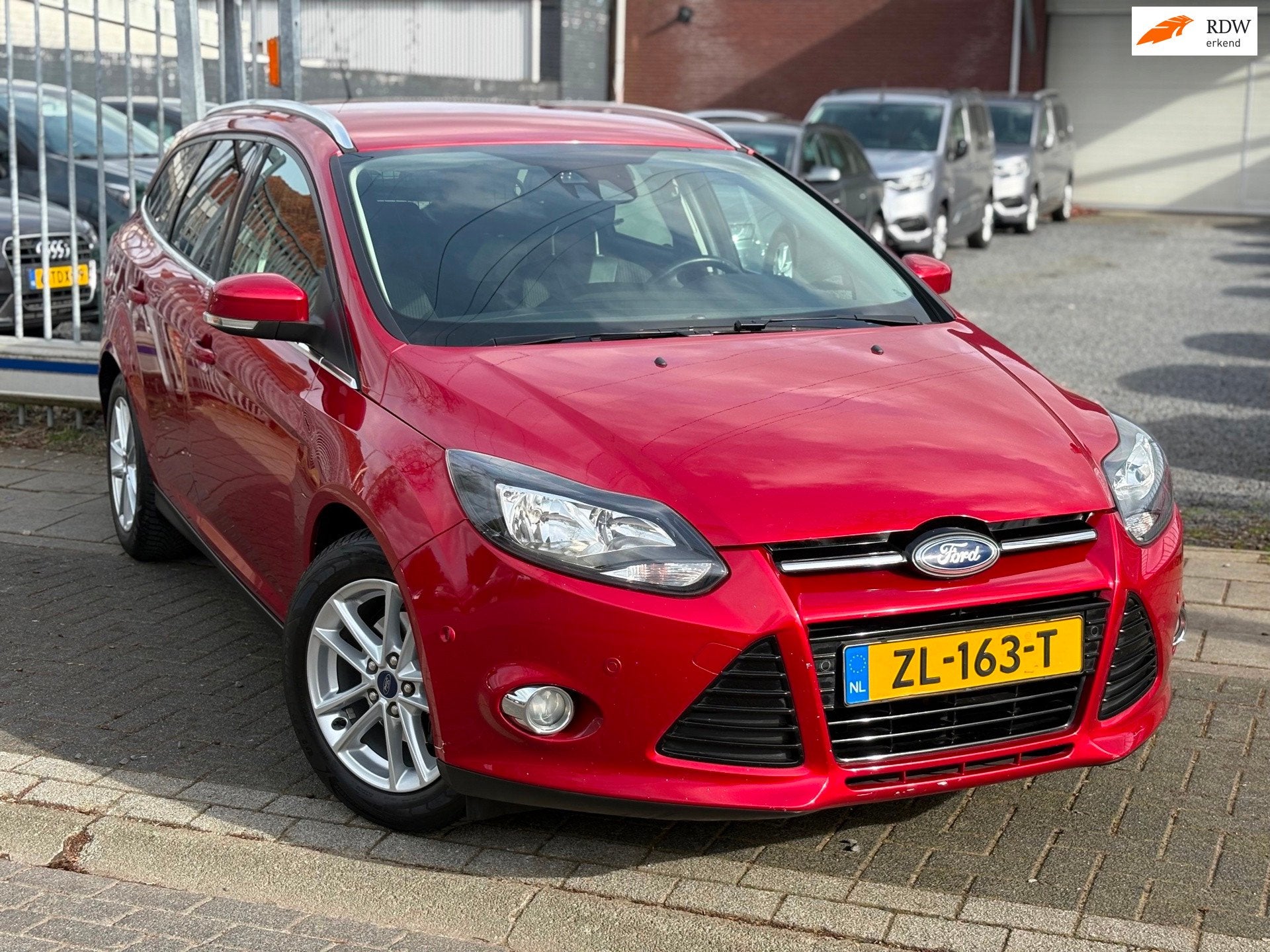 Ford Focus Wagon 1.0 EcoBoost Titanium | NWE D-Riem | Half L, Auto's, Euro 5, 101 pk, Gebruikt, Zwart