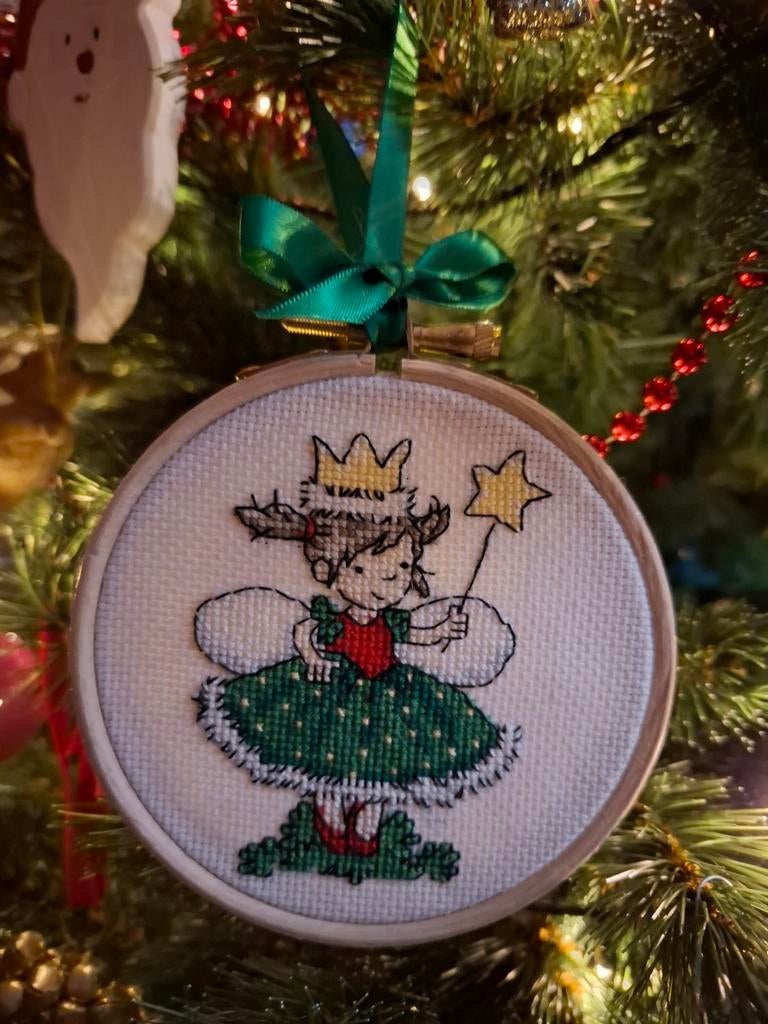 Geborduurde Kerst boomhanger - Kerst engeltje ( meisje ), Diversen, Ophalen of Verzenden, Nieuw
