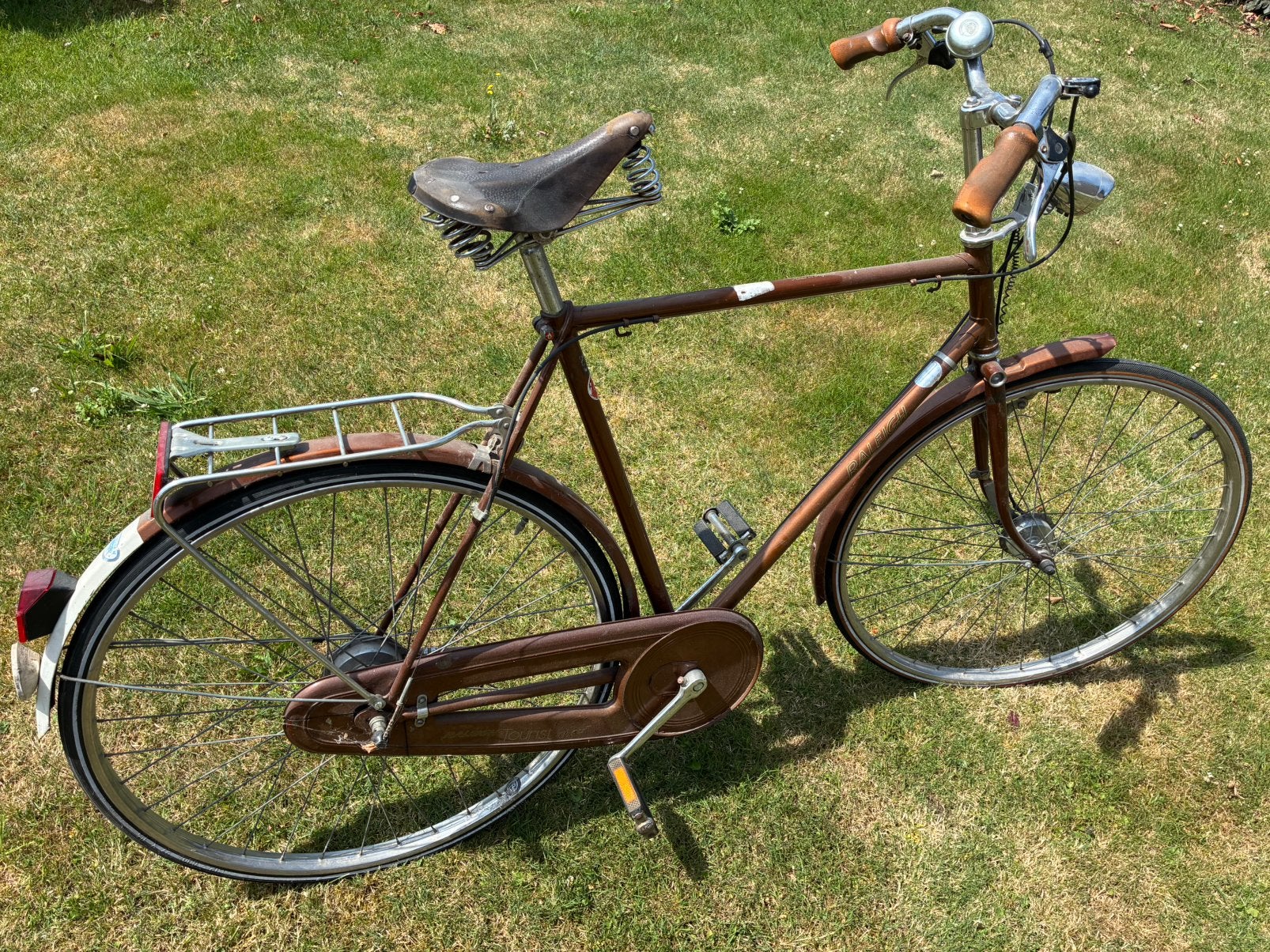 Degelijke herenfiets, Ophalen