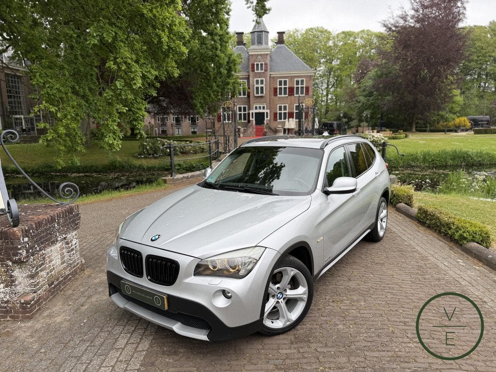 BMW X1 sDrive18i Executive | Pano | Trekhaak | PDC | Leder |, Auto's, X1, Euro 5, 150 pk, Handgeschakeld