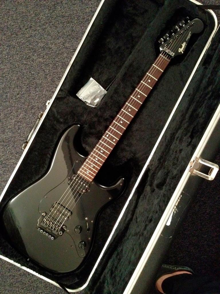 FENDER  STRATOCASTER  CONTEMPORARY 1985, Muziek en Instrumenten, Snaarinstrumenten | Gitaren | Elektrisch, Gebruikt, Solid body