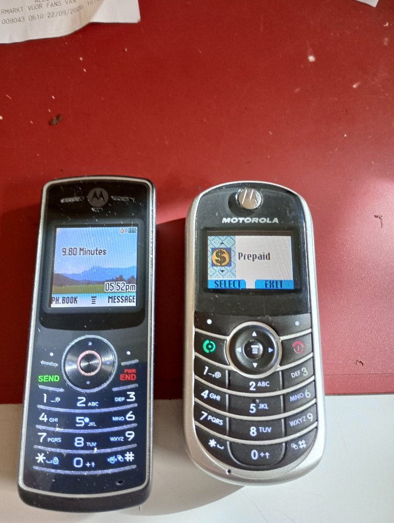 Motorola USA telefoon  trackfone, Geen camera, Zwart, Fysiek toetsenbord, Ophalen of Verzenden