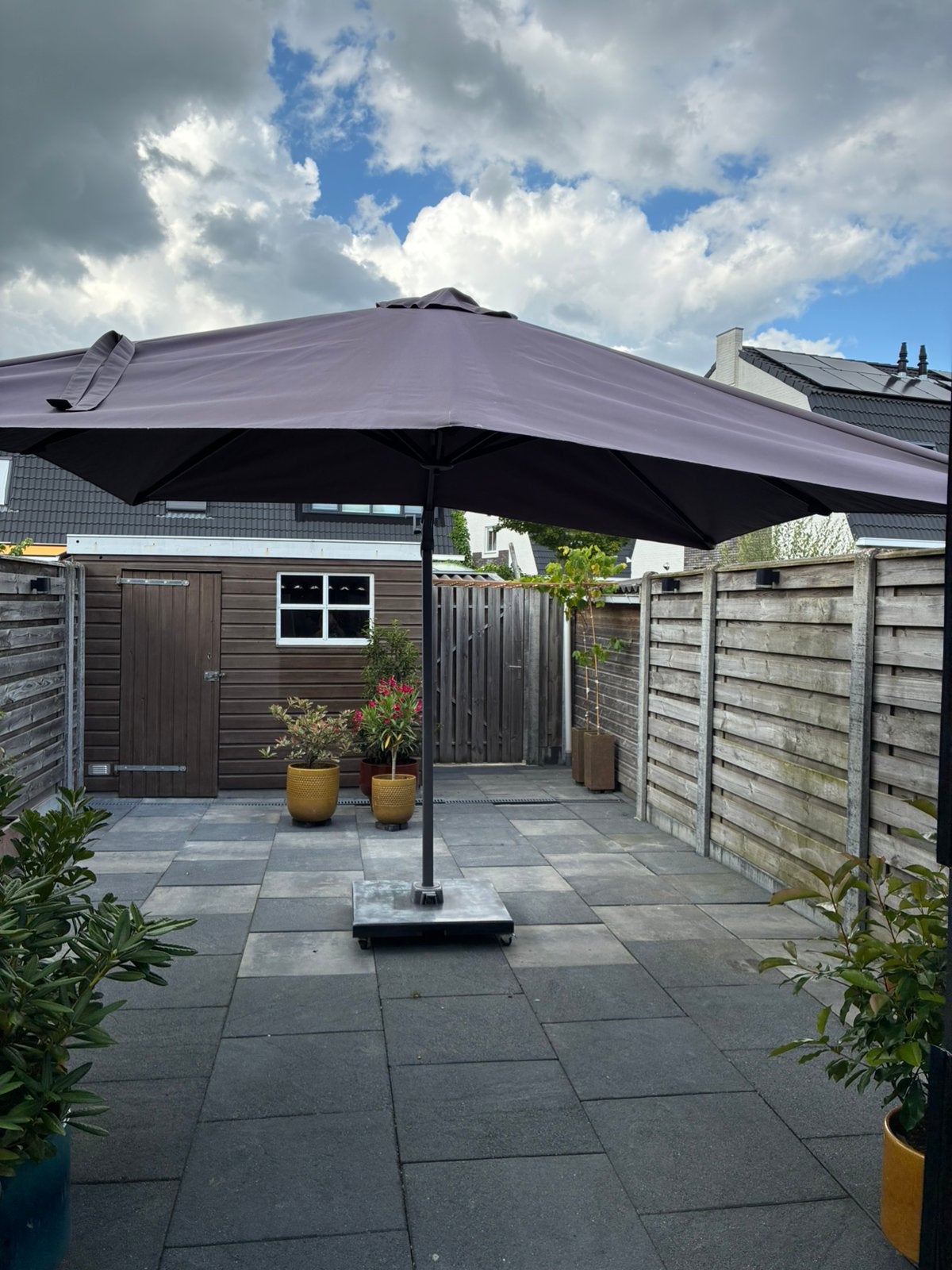 Parasol met stevige zware voet op wielen, Ophalen, Minder dan 1 meter, Parasolvoet