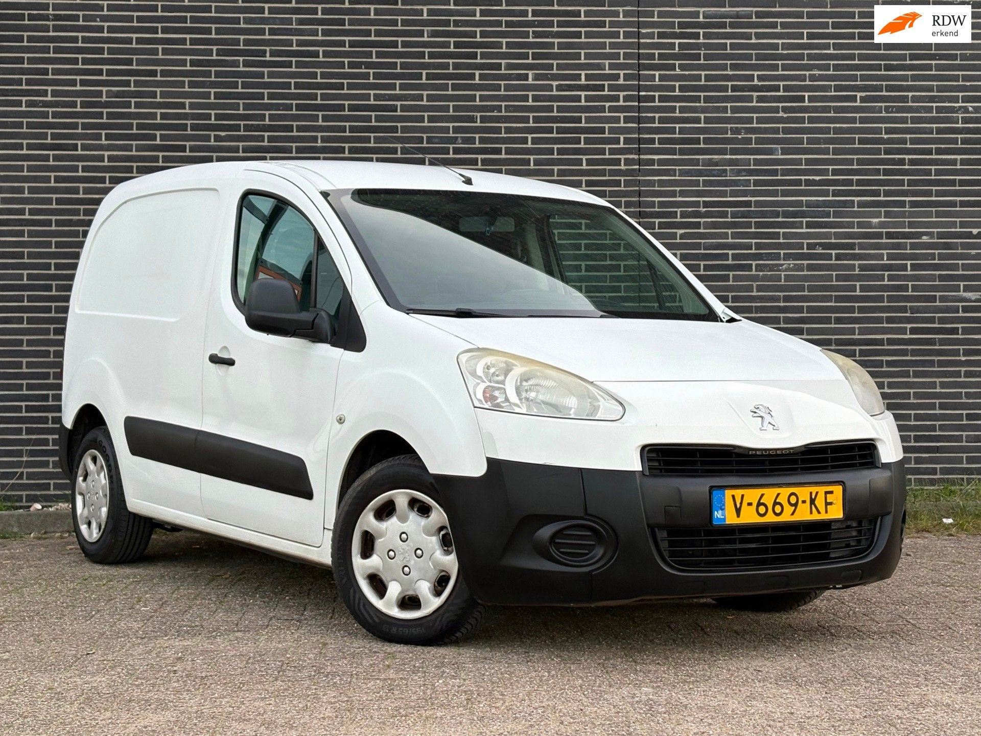 Peugeot Partner 120 1.6 HDI L1 XT Profit + Nieuwe Apk, Airco, Auto's, Voorwielaandrijving, Euro 5, Gebruikt, 680 kg