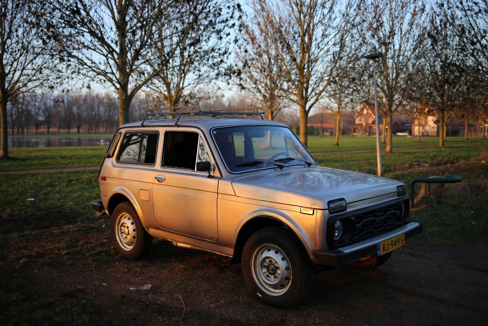 Lada niva 1993 Grijs, Auto's, Lada, 1568 cc, 4 stoelen, Stationwagon, 1490 kg