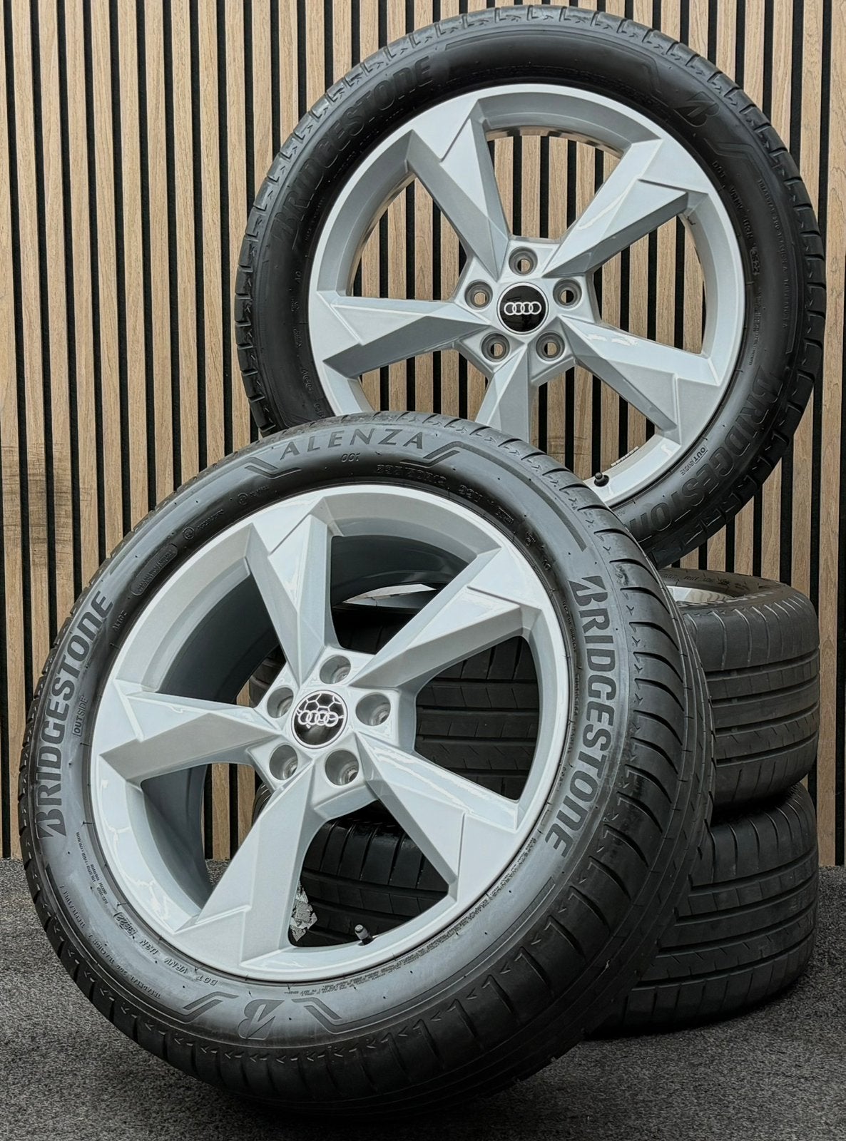 Originele 19 inch Audi Q3 83A 5x112 ET43 Bridgestone AO, Auto-onderdelen, ., Banden en Velgen, 235 mm, .