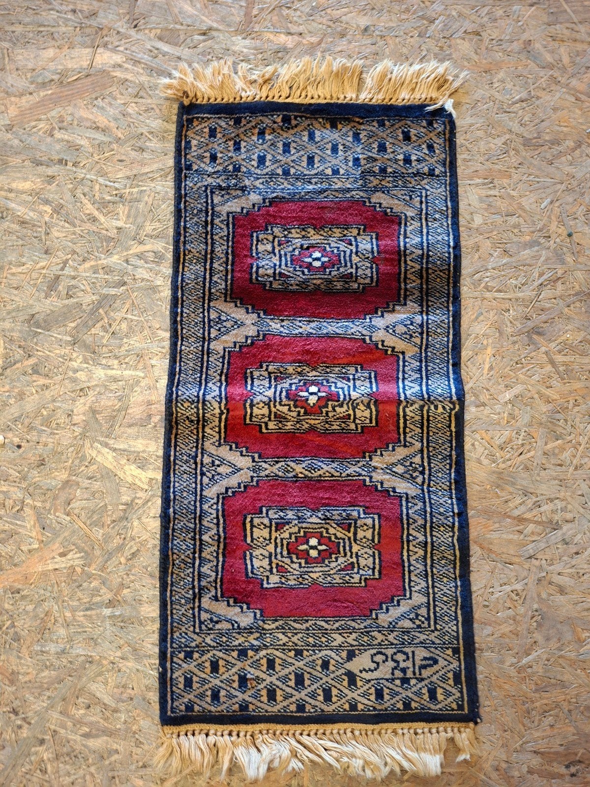 Vintage kleedje ,lopertje rood tapijt, Ophalen of Verzenden