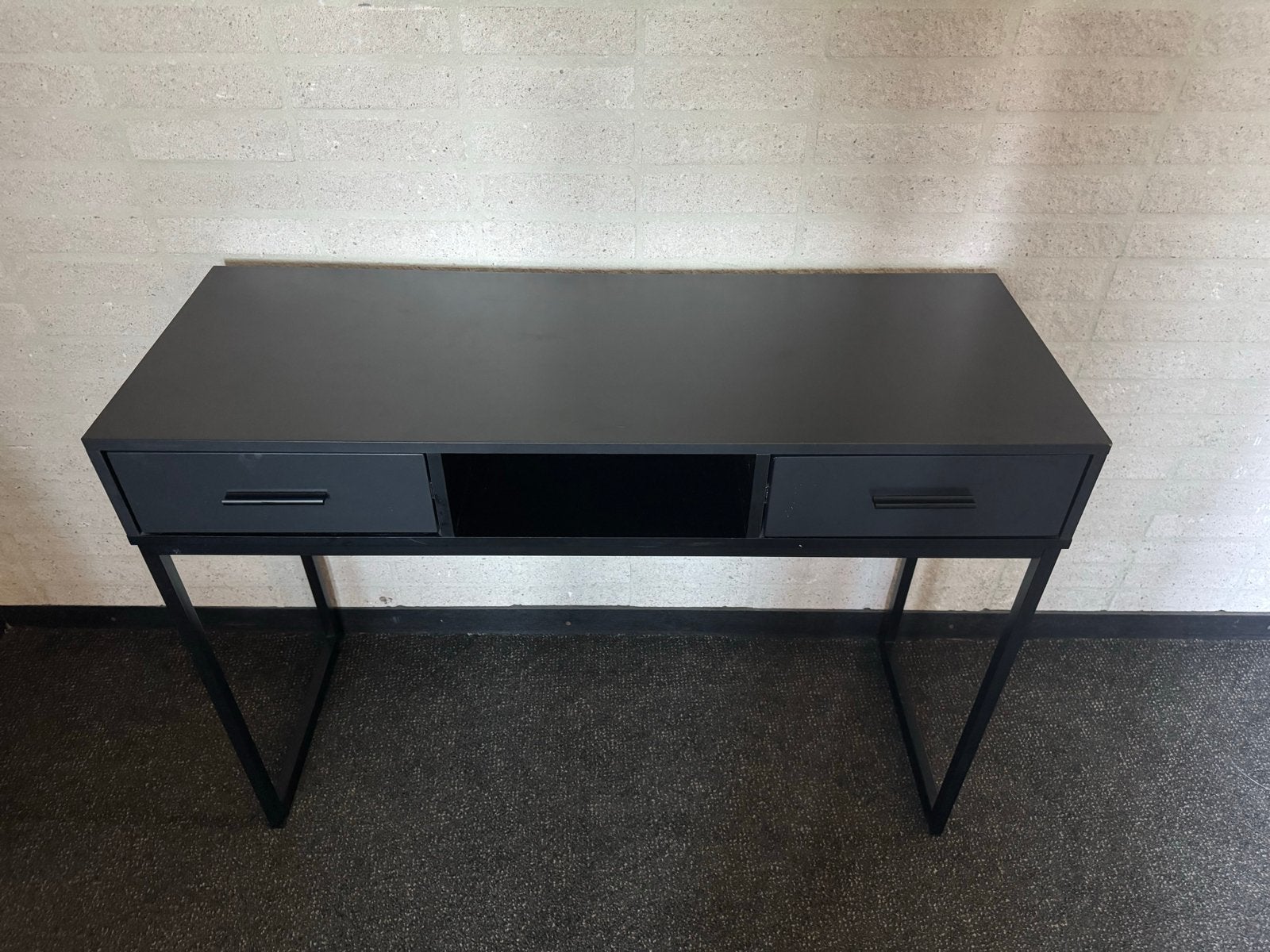 Moderne zwarte sidetable - Strak Design, Huis en Inrichting, Tafels | Eettafels, Ophalen, Gebruikt, Rechthoekig, 50 tot 100 cm