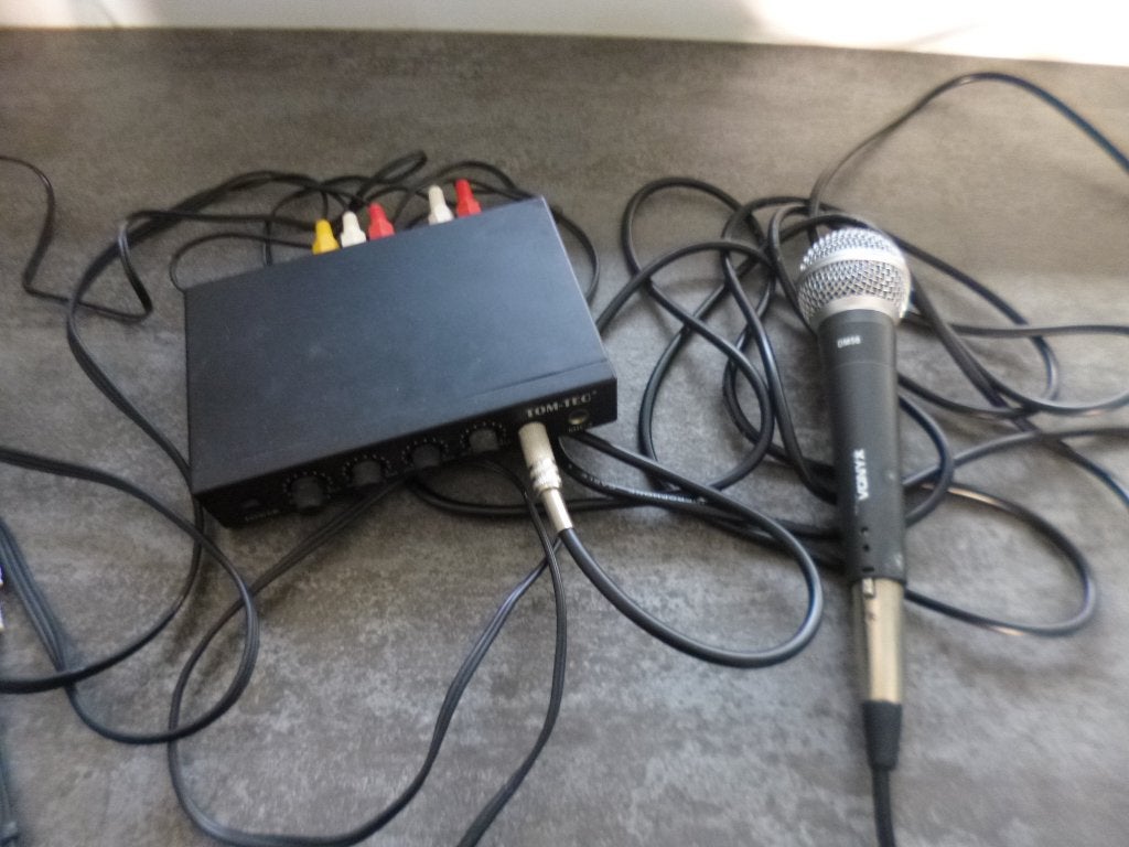 Tom-Tec Karaoke Mixer met Vonyx Microfoon, Ophalen of Verzenden, Gebruikt, Complete set