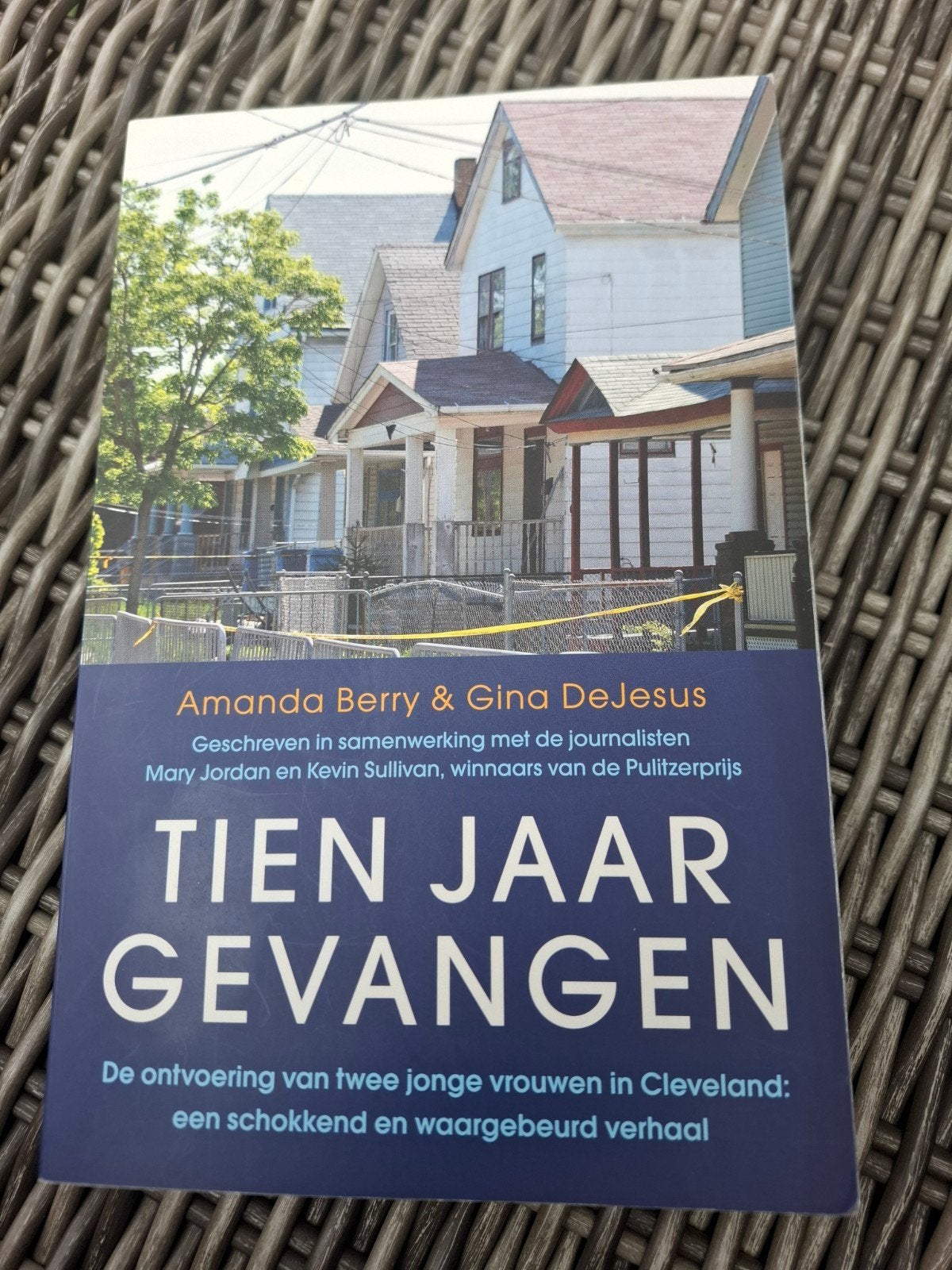Gina DeJesus - Tien jaar gevangen, Ophalen of Verzenden, Zo goed als nieuw, Gina DeJesus; Amanda Berry