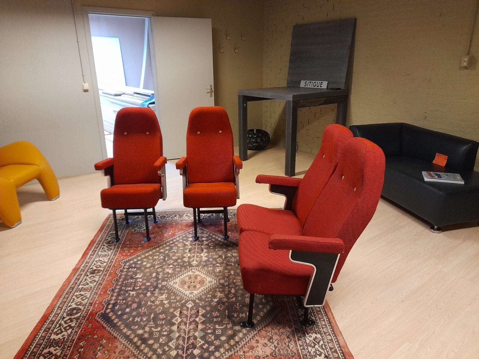 vintage busstoelen als wachtkamerset, Ophalen of Verzenden