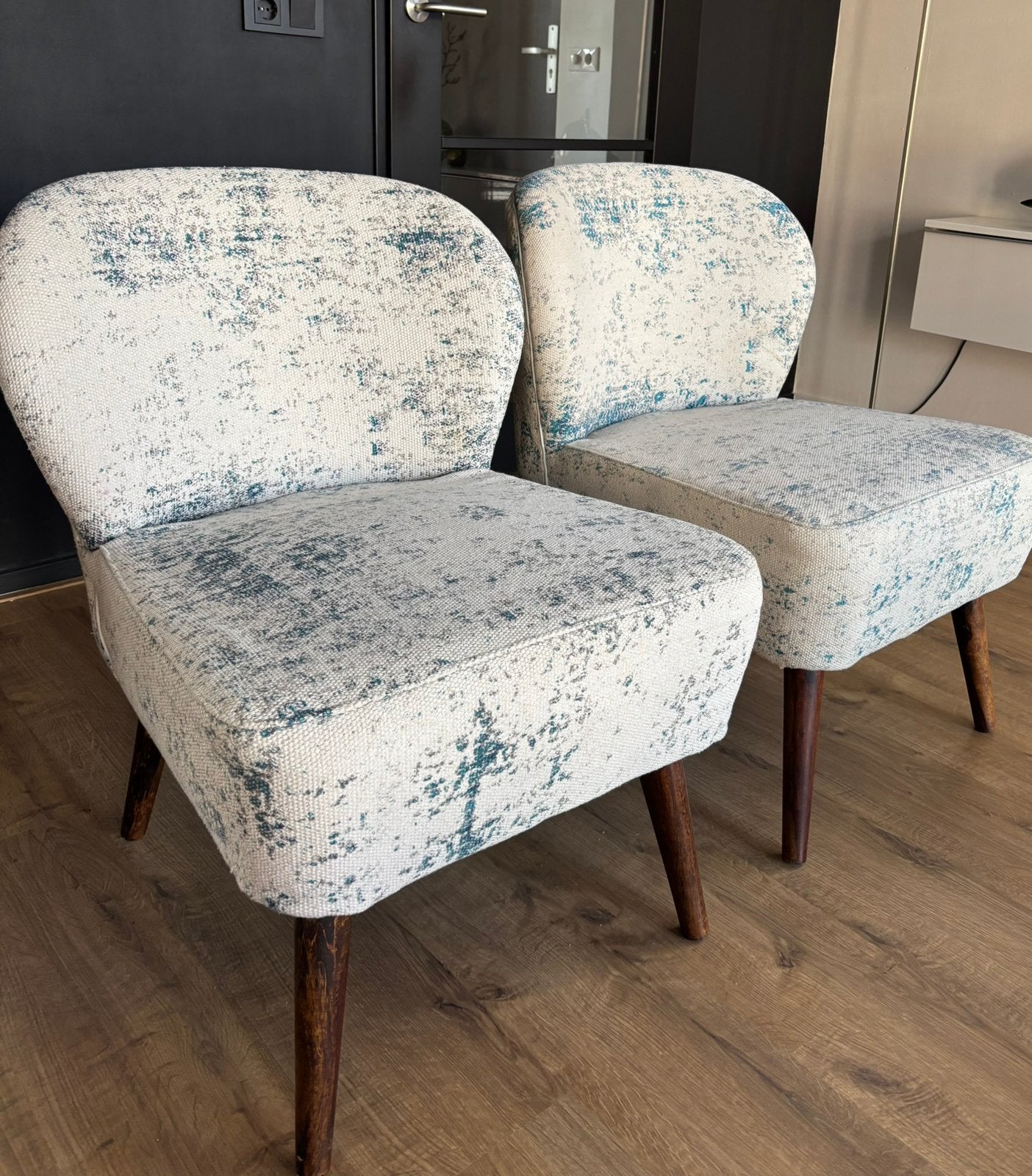 2 mooie fauteuils/ stoeltjes, Huis en Inrichting, Fauteuils, Ophalen, Minder dan 75 cm, Zo goed als nieuw, Stof