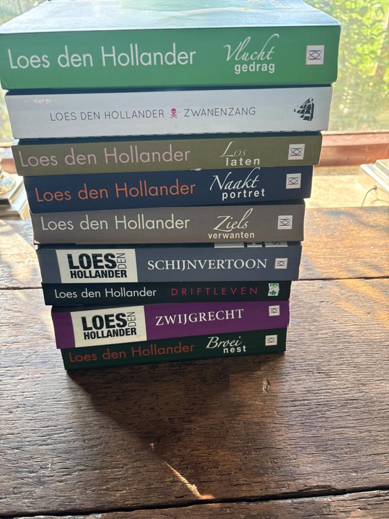 Loes den Hollander Boeken Collectie - 9 Thrillers, Boeken, Thrillers, Gelezen, Nederland, Ophalen of Verzenden