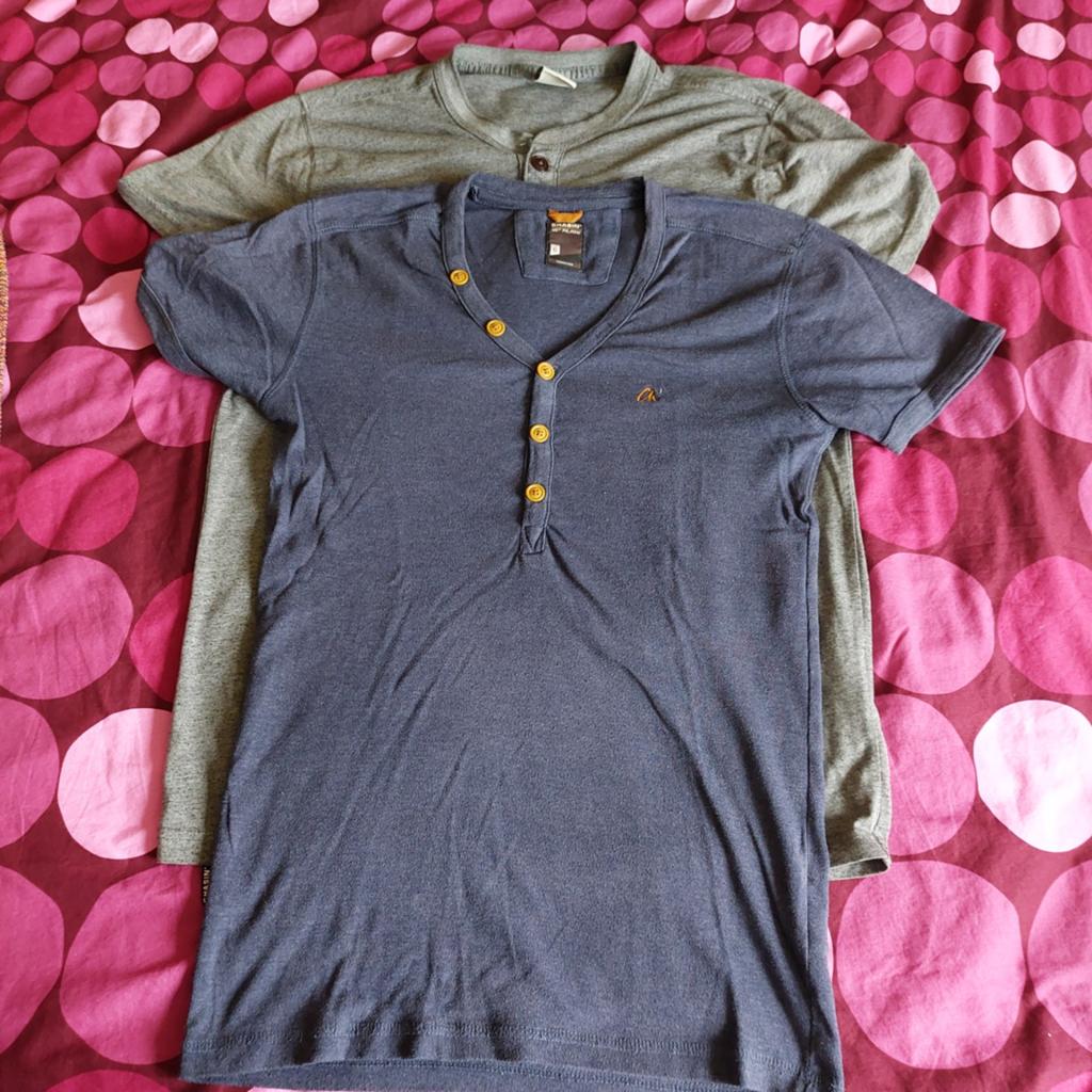 2x Mannen T-shirts - Maat S en M, Kleding | Heren, T-shirts, Onbekend, Ophalen of Verzenden, Grijs, Gedragen
