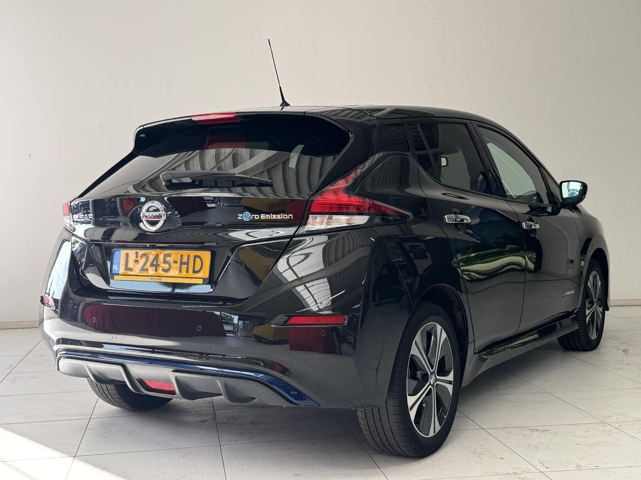 Nissan LEAF e+ Tekna 62 kWh | SOH 90% | Navigatie | Warmtepo, Gebruikt, Huisgarantie, Met garantie (alle), Zwart
