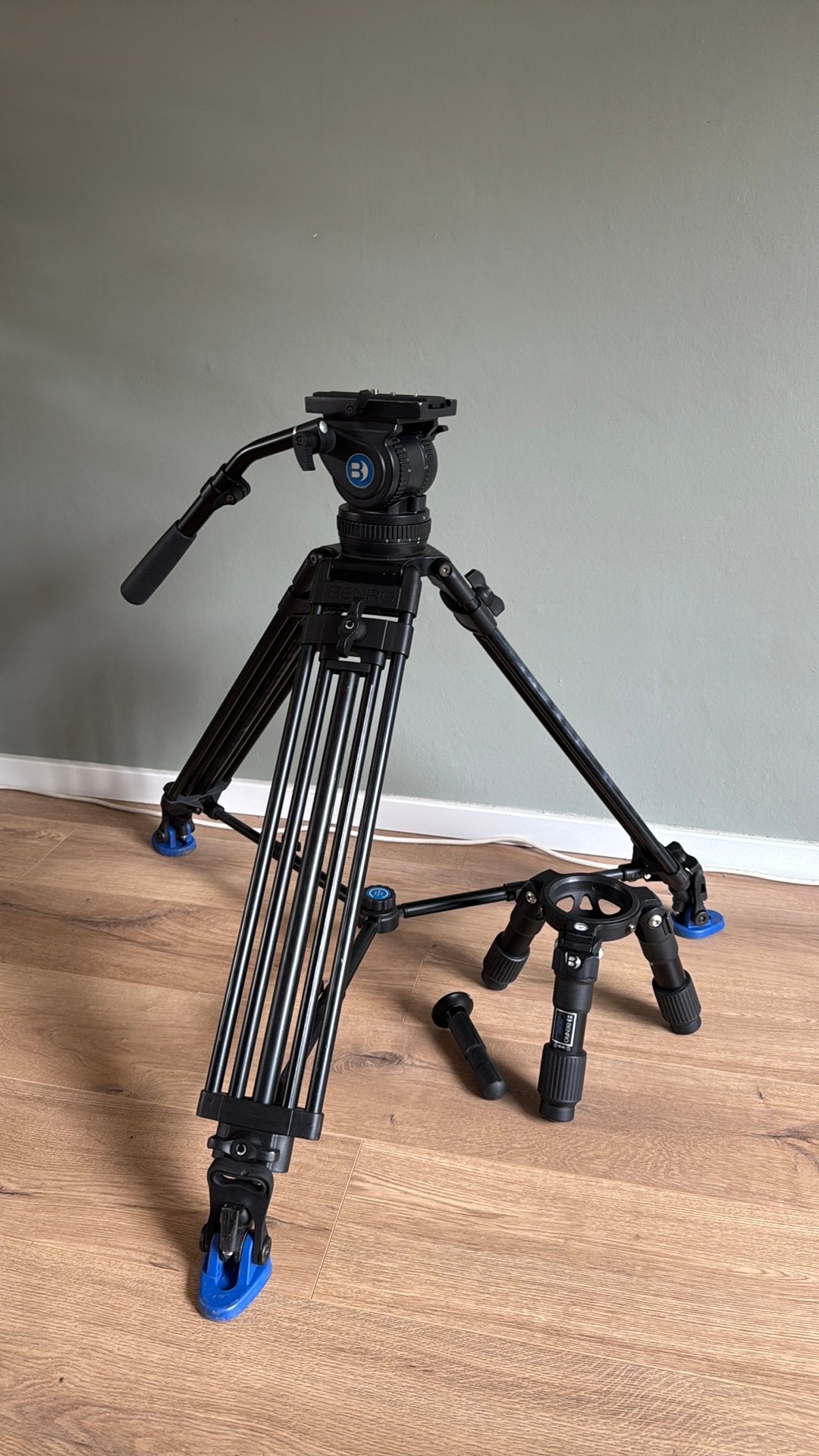 Benro BV10 Tripod + Benro Hi-Hat HH100AV, Gebruikt, Benro, Driepoot, 150 tot 175 cm