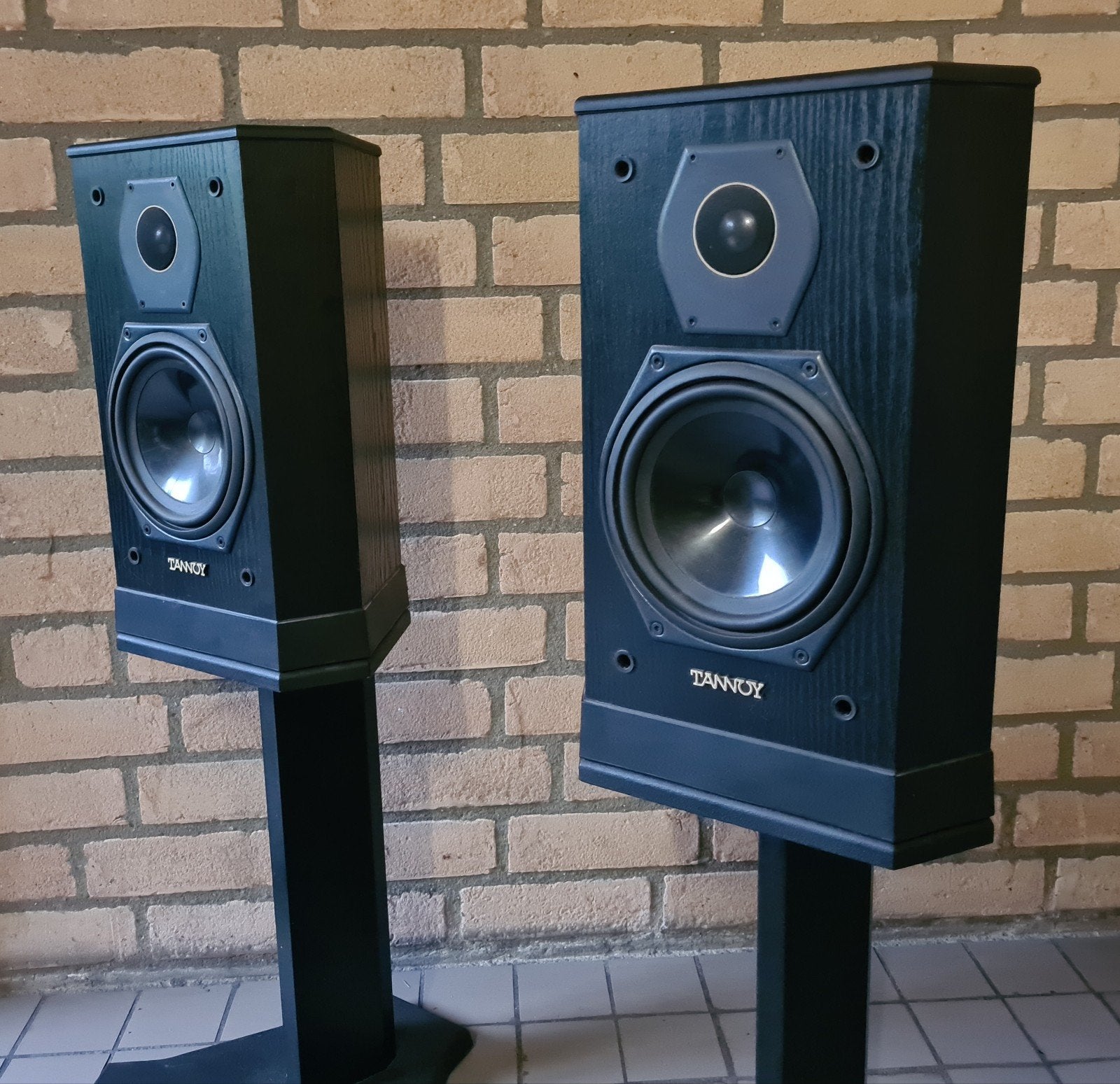 Tannoy 605 Luidsprekers Bookshelf op standaards, Ophalen of Verzenden