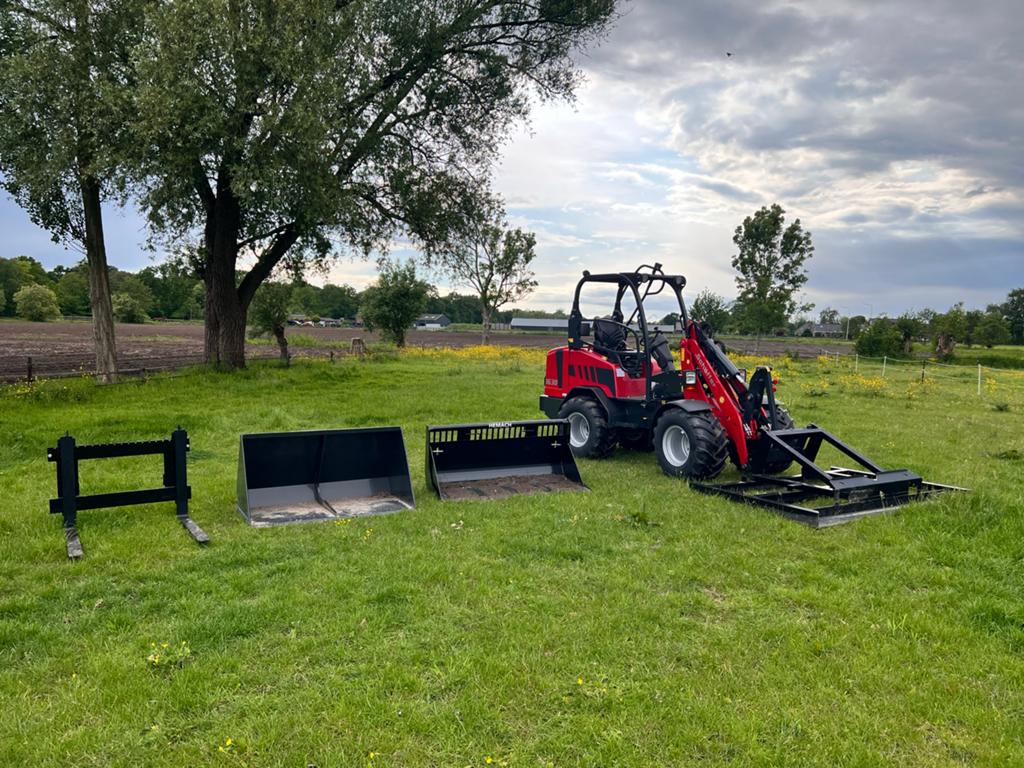 TE HUUR!! Minishovel 2.5 tons