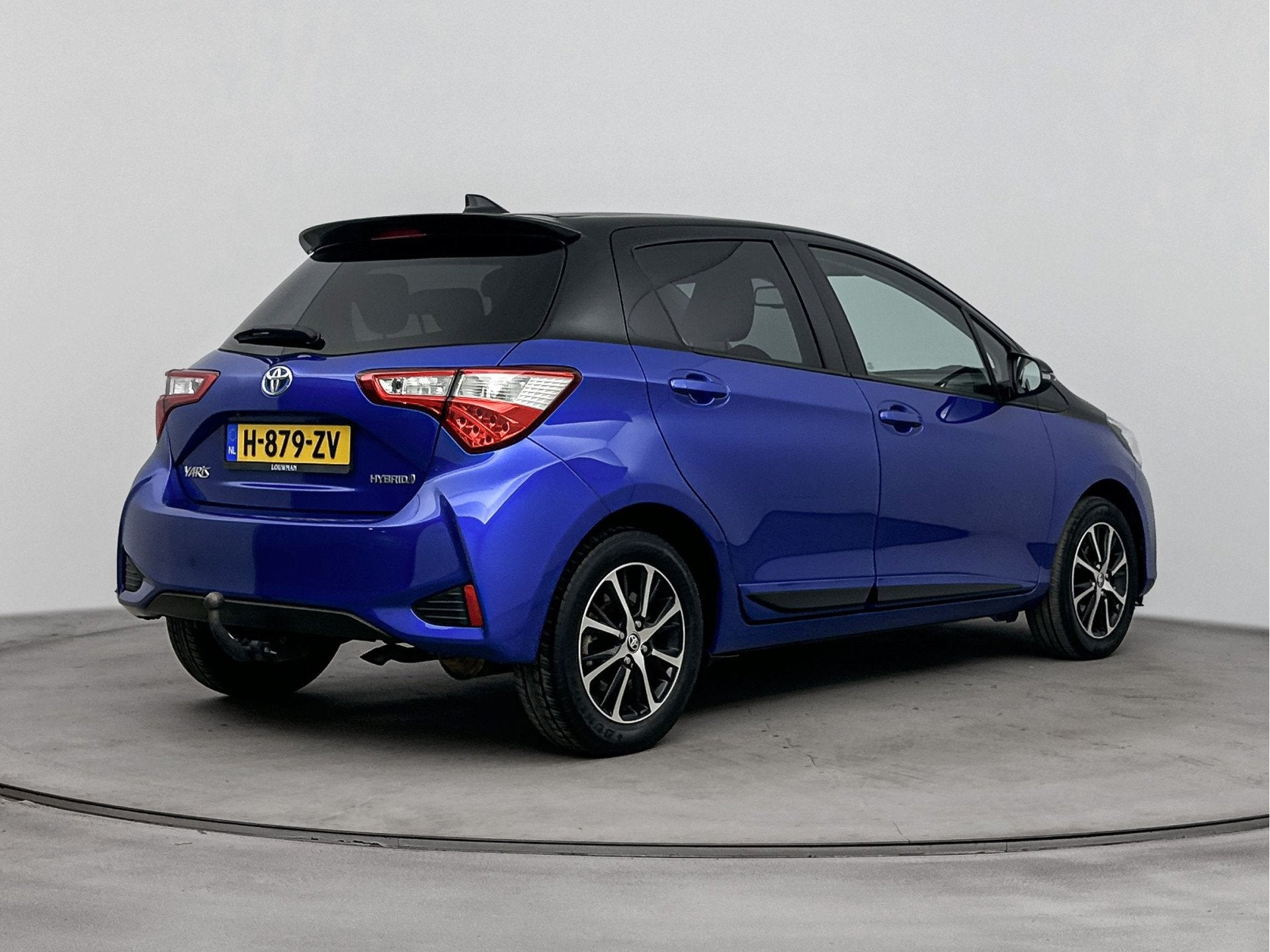 Toyota Yaris 1.5 Hybrid Dynamic Bi-Tone | Navigatie | Fietse, 4 cilinders, Blauw, Bedrijf, Yaris