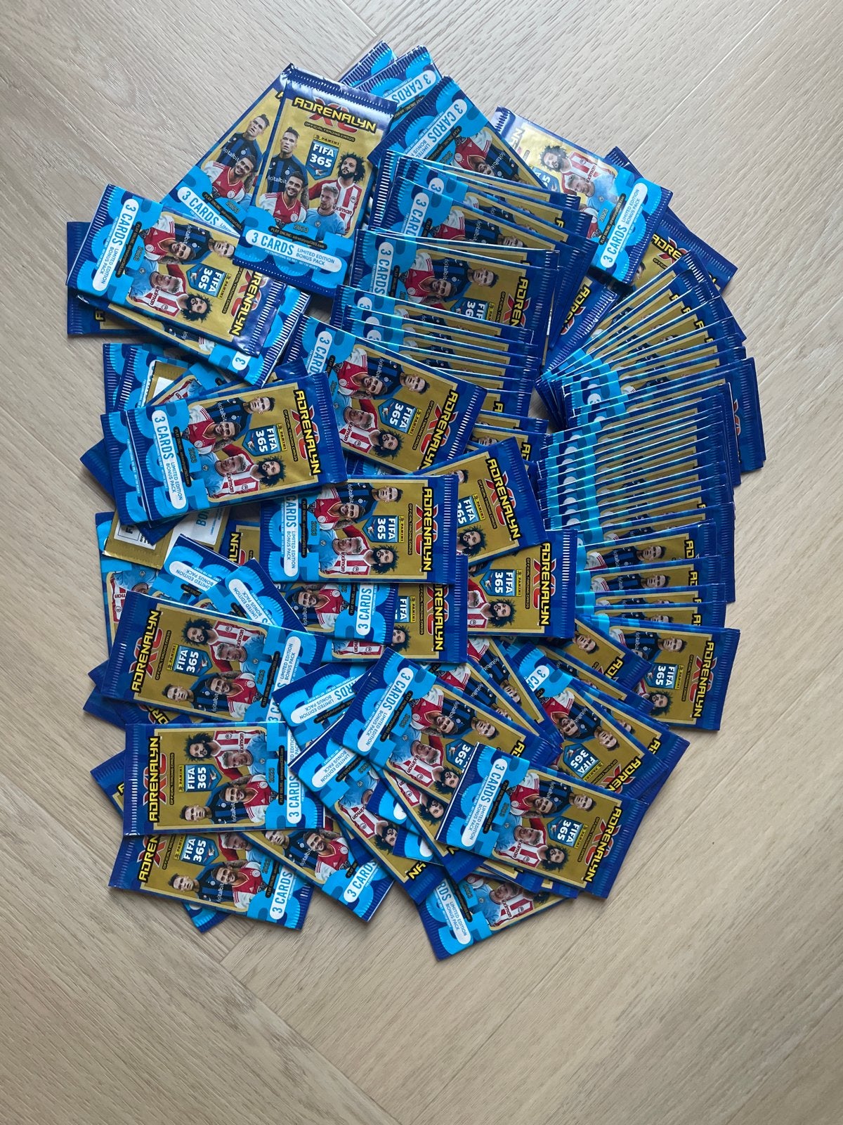 Panini Adrenalyn XL FIFA 365 2023 (3 kaarten per pakje), Ophalen of Verzenden, Nieuw