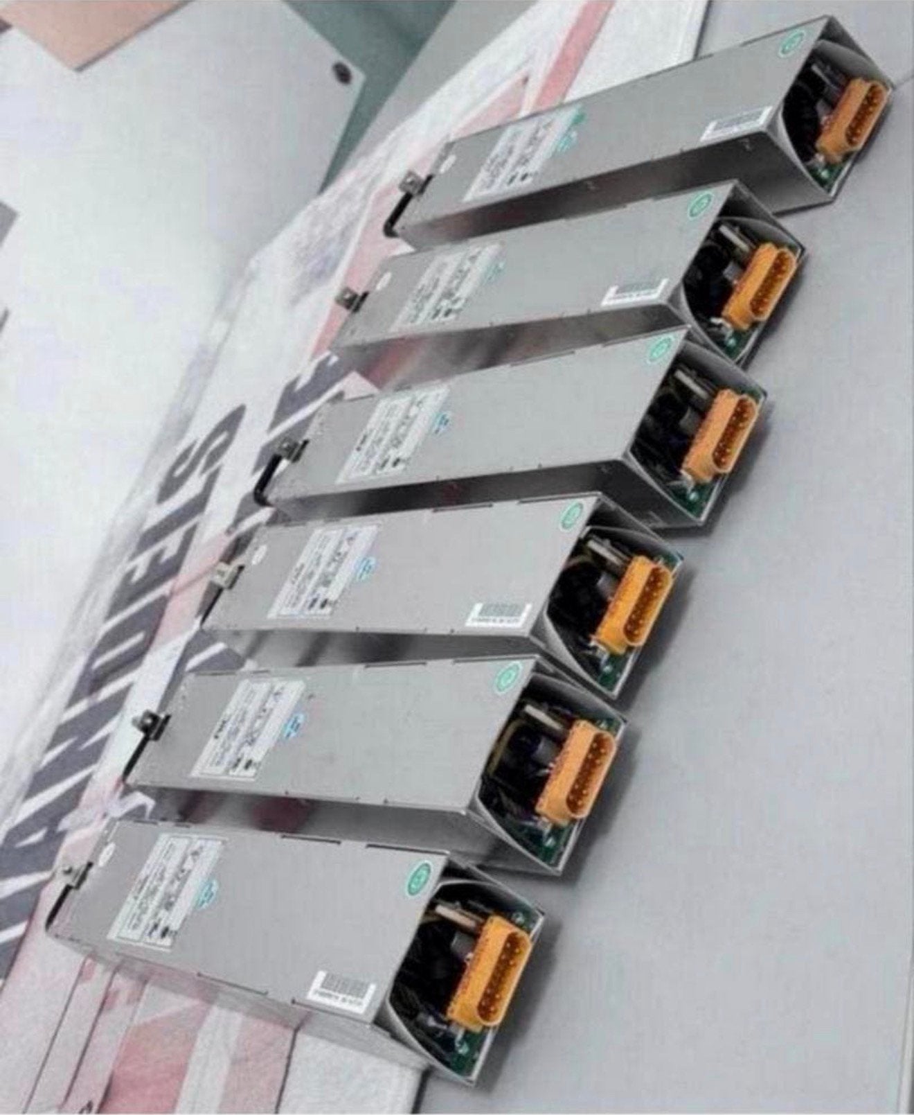 6X T-WIN AIC PSM2-PSG-2A00V 100-240VAC 1000W - B013180005, Hobby en Vrije tijd, Ophalen of Verzenden, Zo goed als nieuw, H, H