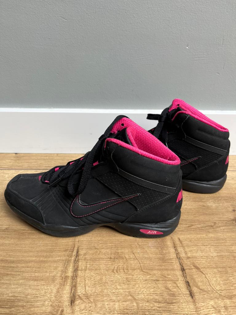 ==Bijna Nieuw== Nike Sportschoenen Mt 39 zwart-roze, Ophalen of Verzenden, Zo goed als nieuw, Zwart