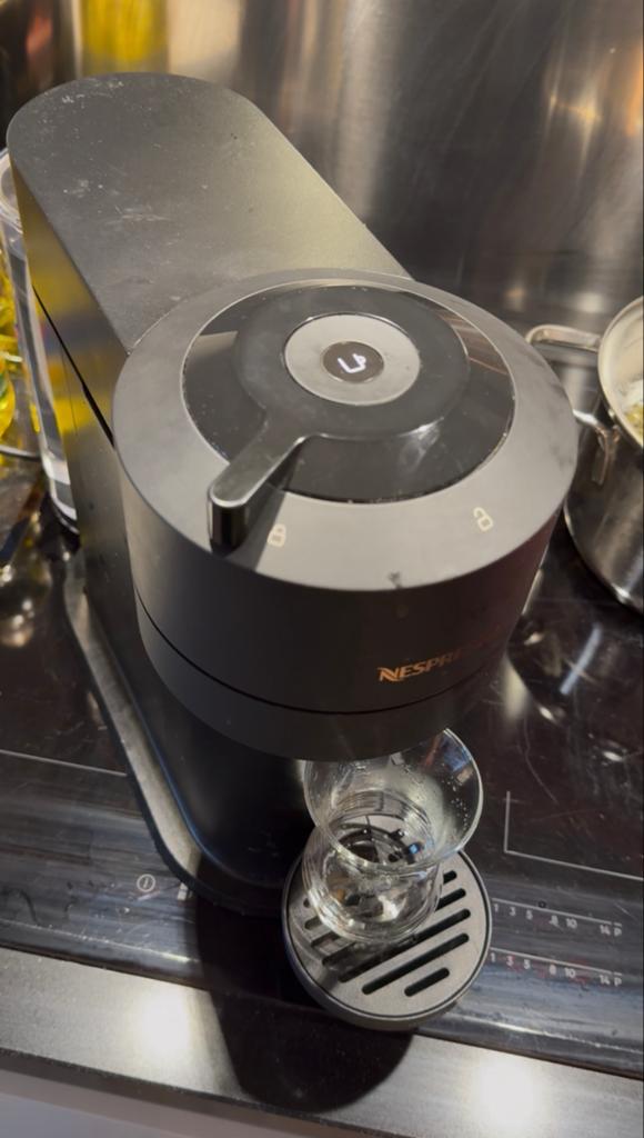 Nespresso Vertuo Next Koffiemachine - Zwart, Witgoed en Apparatuur, Koffiezetapparaten, Koffiemachine, Ophalen of Verzenden, Zo goed als nieuw