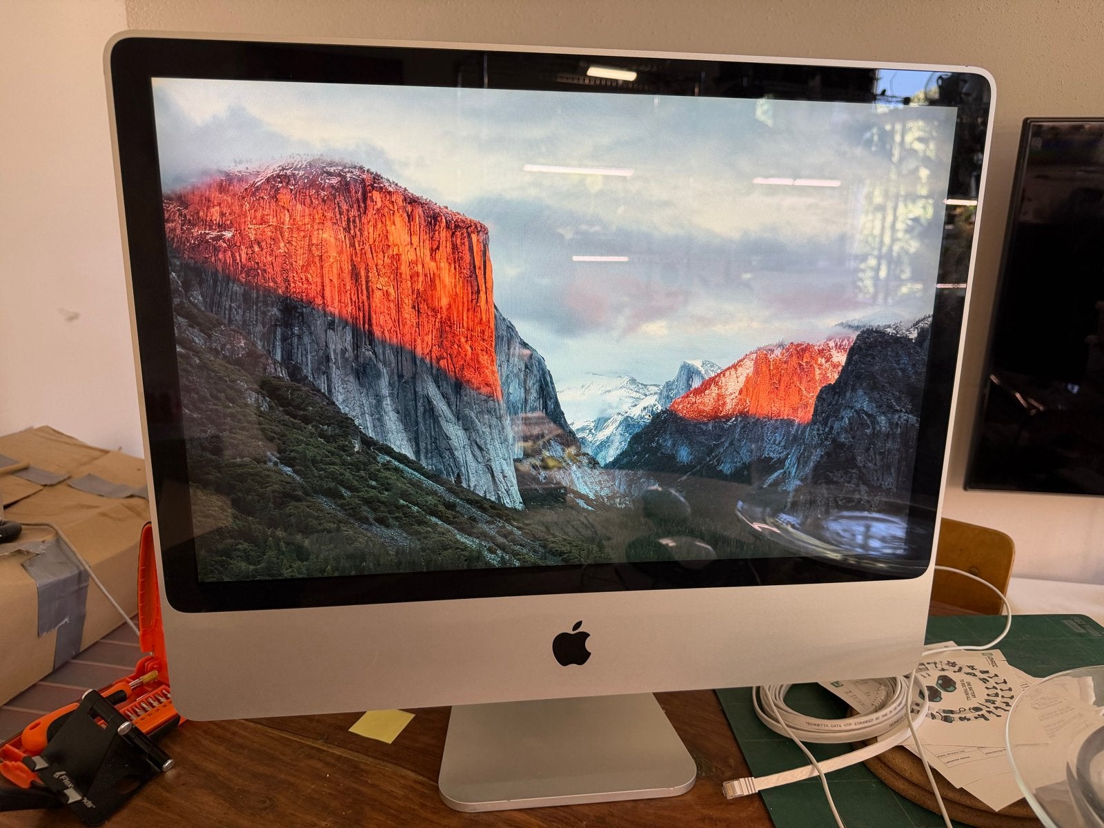 iMac 8.1 (Early 2008) - Intel Core 2 Duo - 4GB RAM, Computers en Software, Apple Desktops, Ophalen, Gebruikt, 2 tot 3 Ghz, SSD