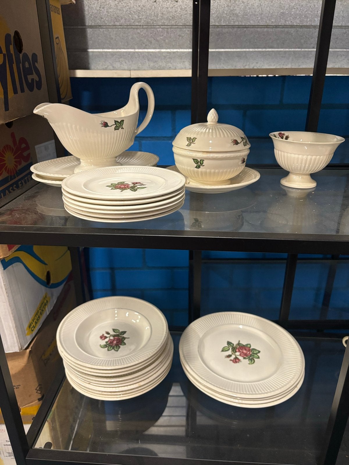 Prachtig Wedgewood Servies Moss Rose, Ophalen