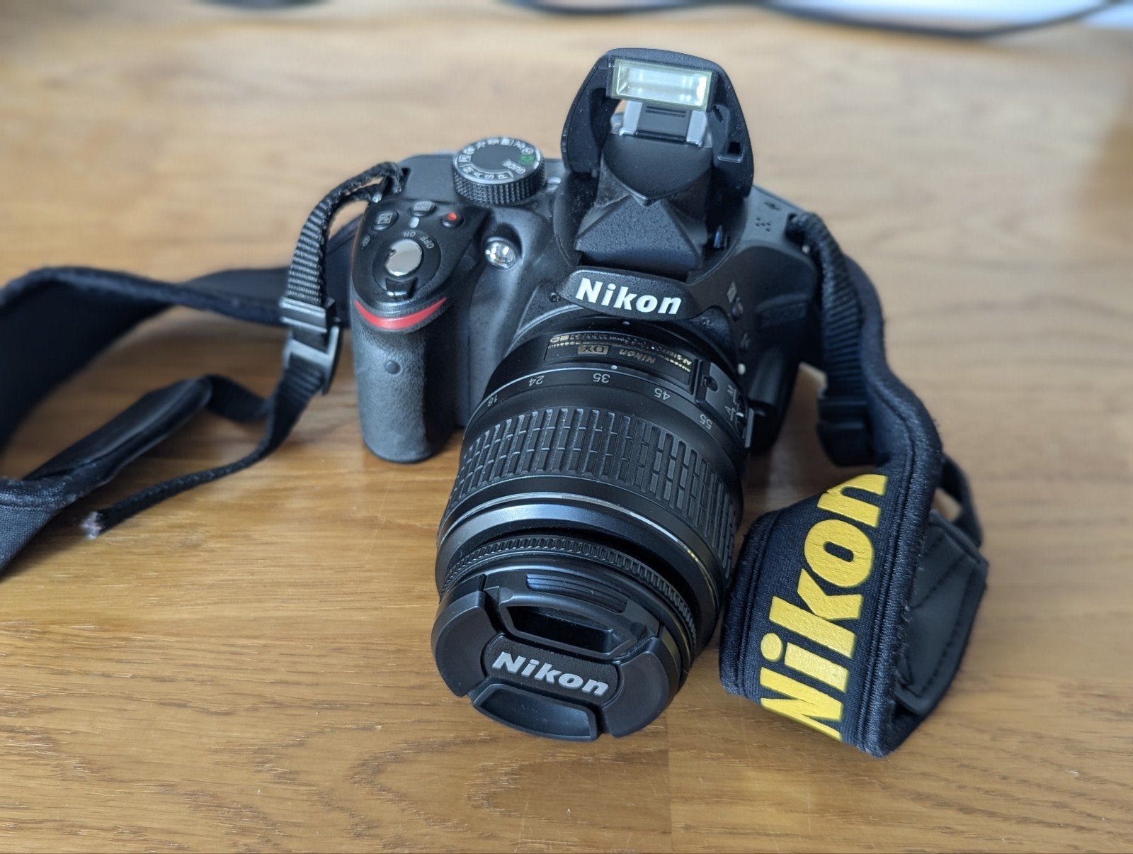 Nikon D3200 Spiegelreflexcamera + AF-S DX NIKKOR 18-55mm le, Ingebouwde flitser, Gebruikt, Spiegelreflex, Ophalen of Verzenden