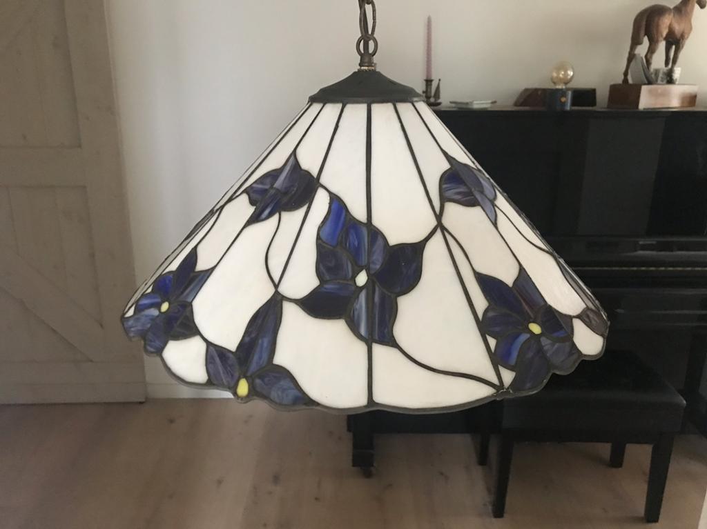 Vintage Tiffany-stijl hanglamp., Huis en Inrichting, Lampen | Hanglampen, Ophalen, Zo goed als nieuw, Glas, Minder dan 50 cm