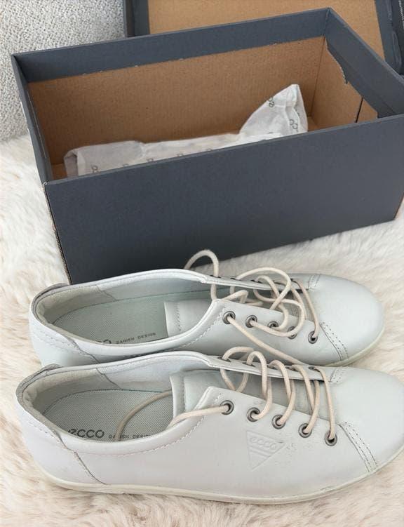 Witte Ecco soft 2.0 sneakers, maat 39, Kleding | Dames, Schoenen, Ophalen, Gedragen, Wit, Sneakers of Gympen