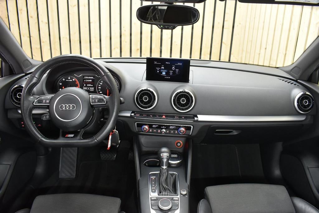 Audi A3 Limousine 1.4 TFSI CoD Ambition Pro Line S Panorama, Gebruikt, 4 cilinders, Leder en Stof, Wit