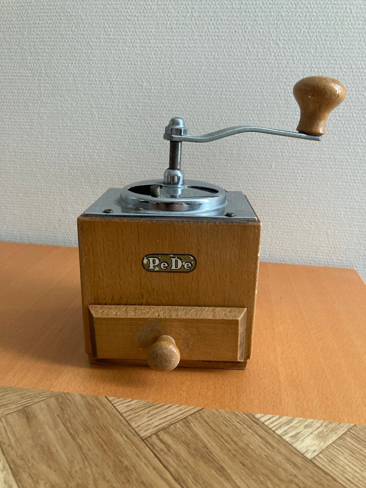 Vintage Pe De Koffiemolen - Houten Handmolen, Ophalen of Verzenden