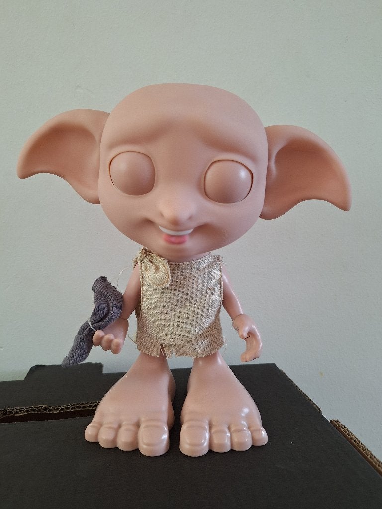 Dobby interactieve huis- elf met sok (Harry Potter), Ophalen of Verzenden, Zo goed als nieuw, Actiefiguurtje