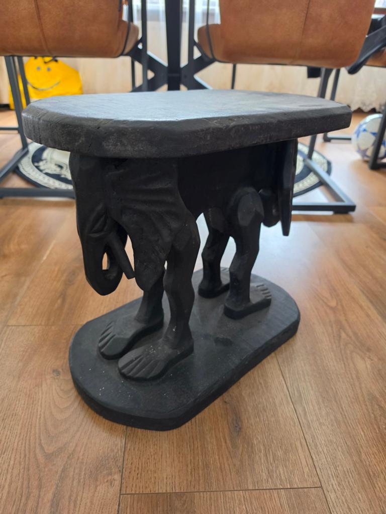 Mooie grote bijzettafel van olifanten, Ophalen