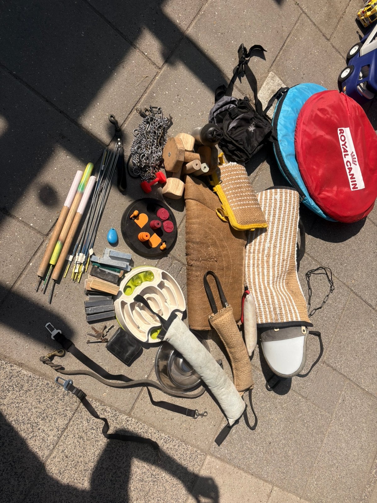 Complete set hondensport artikelen, Ophalen, Gebruikt