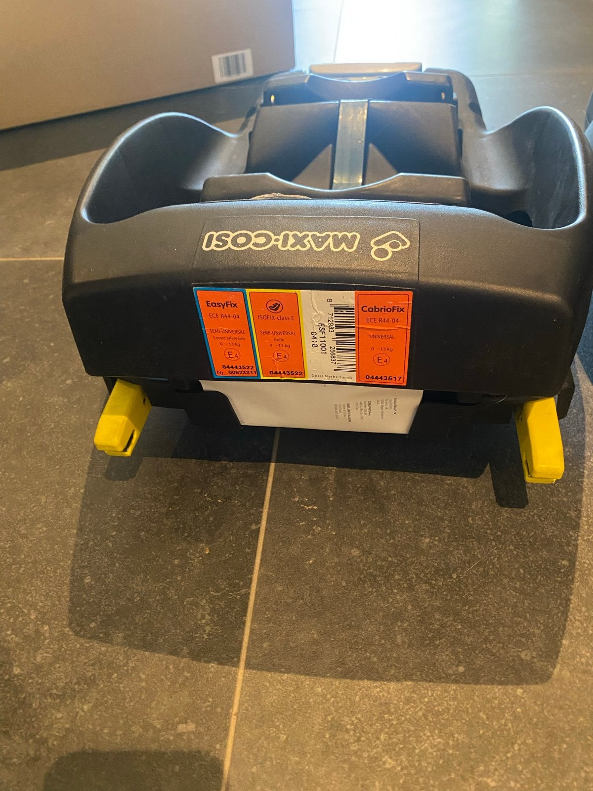 2x Maxi Cosi houders: 1x Easyfix, 1x autogordel (gebruikt), Kinderen en Baby's, Autostoeltjes, Gebruikt, Maxi-Cosi, Autogordel of Isofix