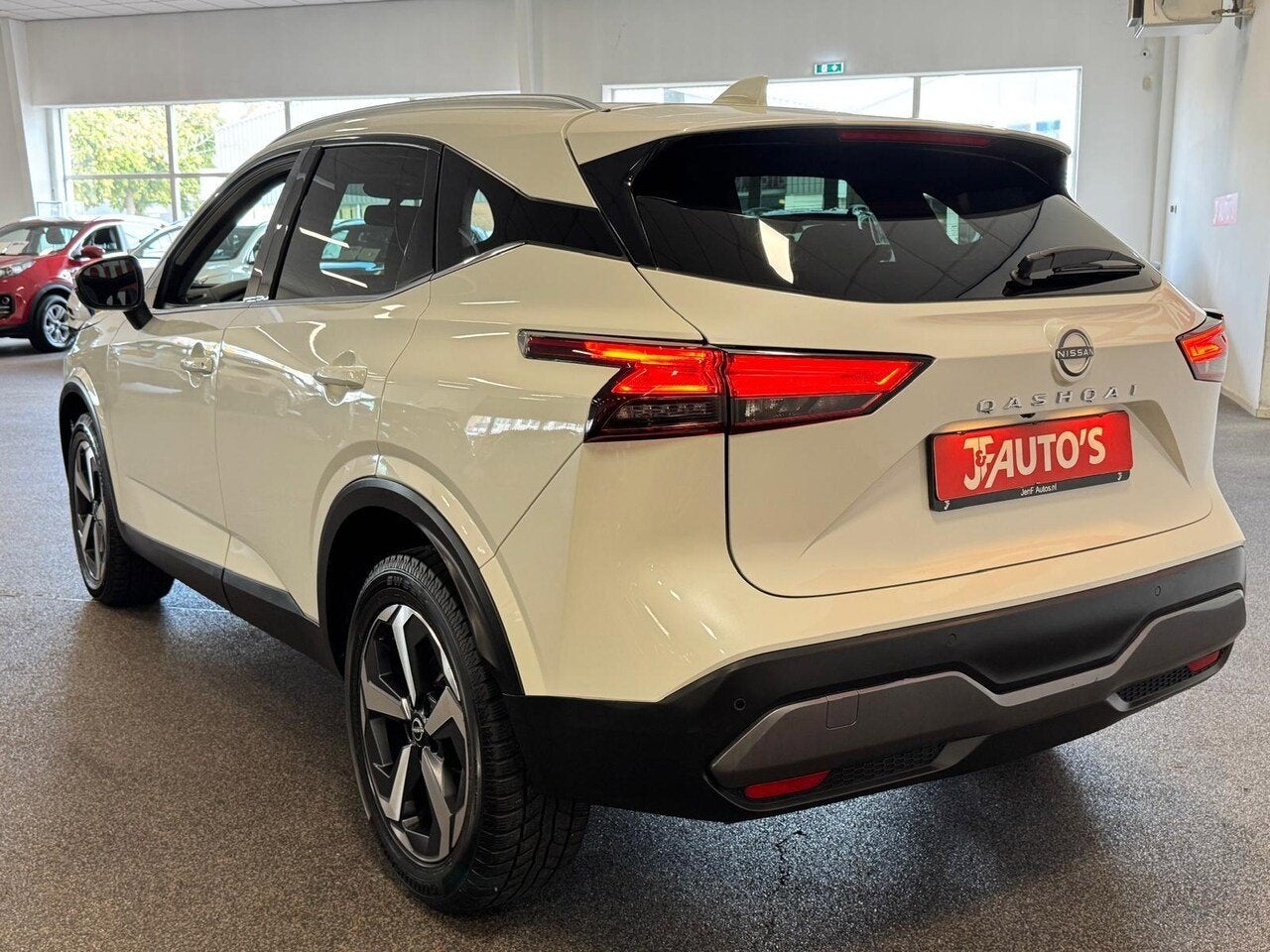 Nissan Qashqai 1.3 MHEV Xtronic TEKNA GROOT NAVI/CAMERA, PAN, Auto's, Nissan, Stof, Met garantie (alle), Wit, Bedrijf