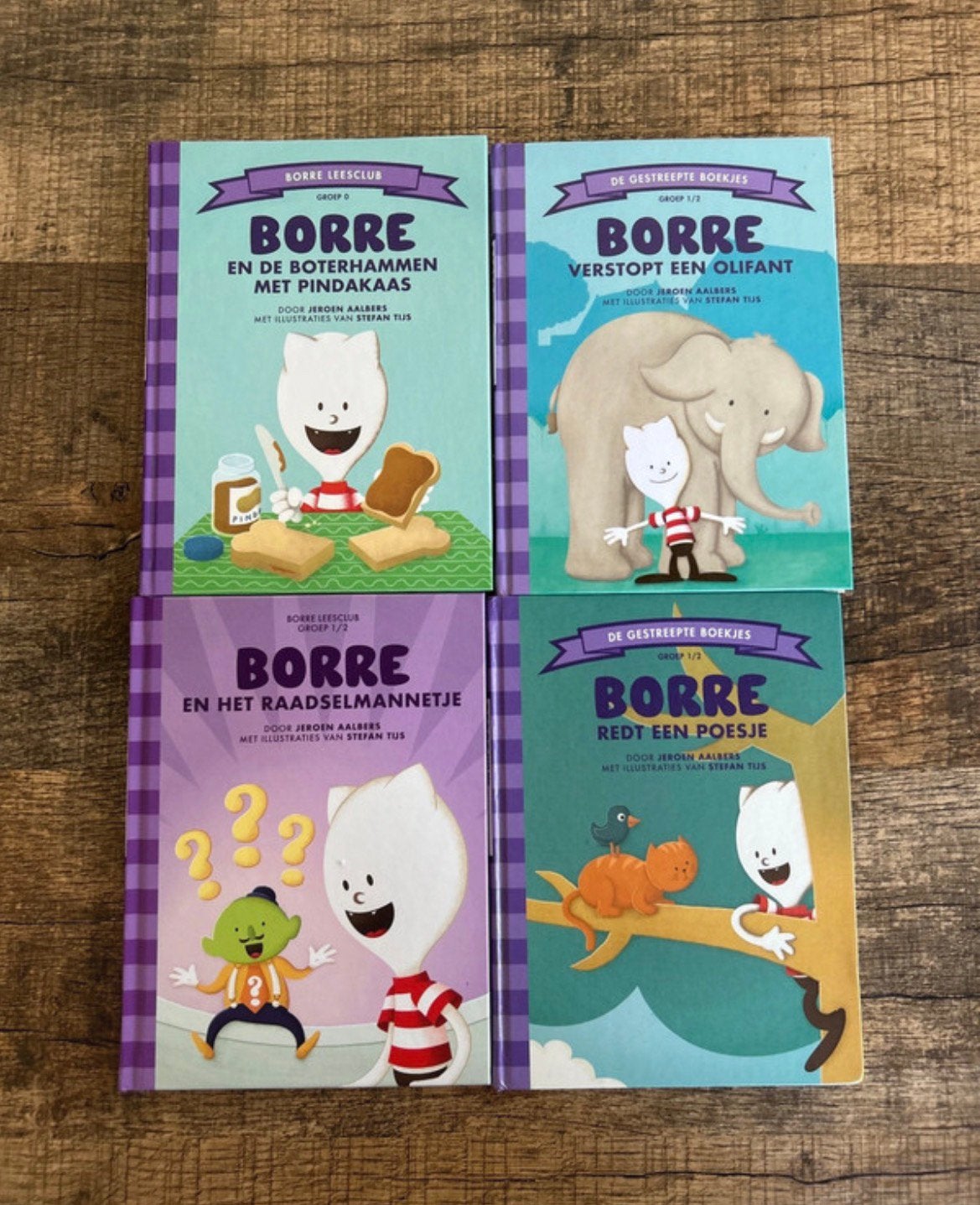Borre boekjes! 4 stuks in hele goede staat, Gelezen, Fictie algemeen, Jongen of Meisje, Ophalen of Verzenden