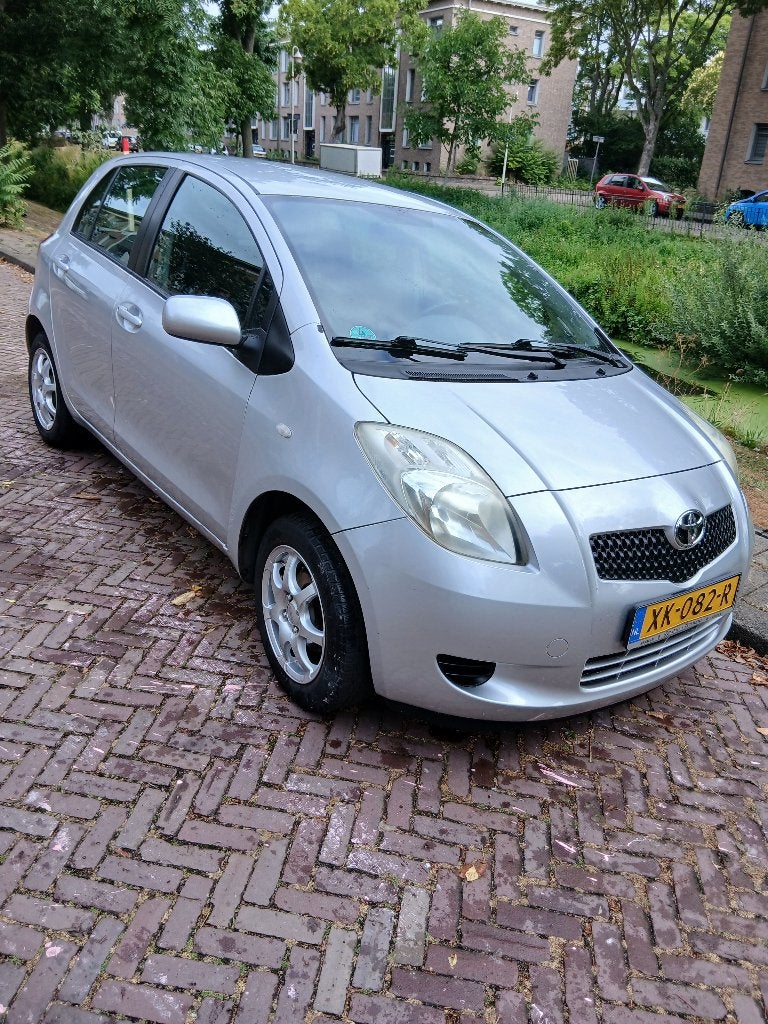 Toyota Yaris 1.0 12V Vvt-i 5DR Terra 2006 Grijs, Voorwielaandrijving, 970 kg, 535 kg, 40 €/maand