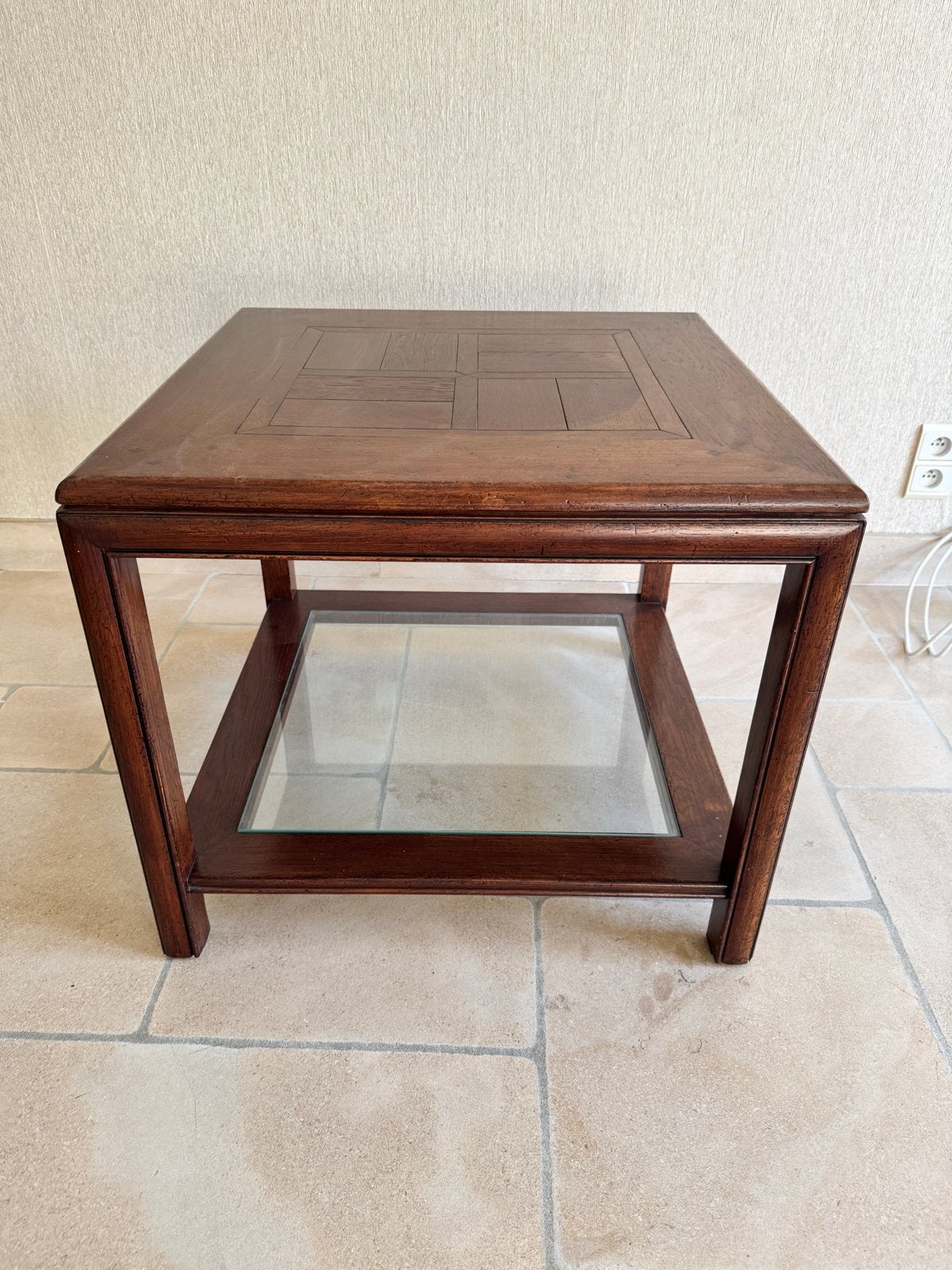 Houten Bijzettafel met Glazen Plank - 64x64x56 cm, Ophalen
