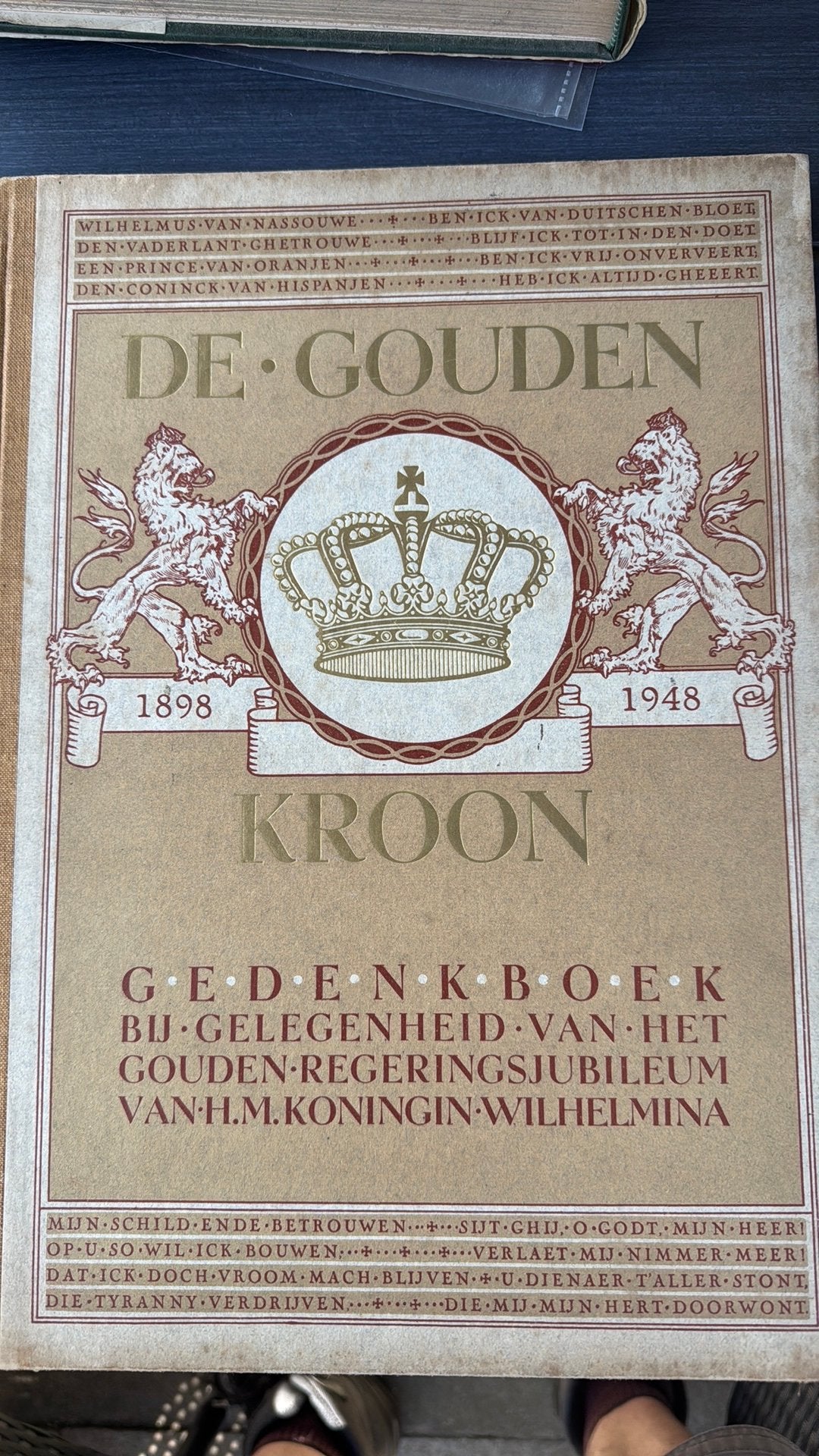 De Gouden Kroon 1898-1948 gedenkboek Kon Wilhelmina (50 jr), Ophalen of Verzenden, Zo goed als nieuw, Nederland, Tijdschrift of Boek