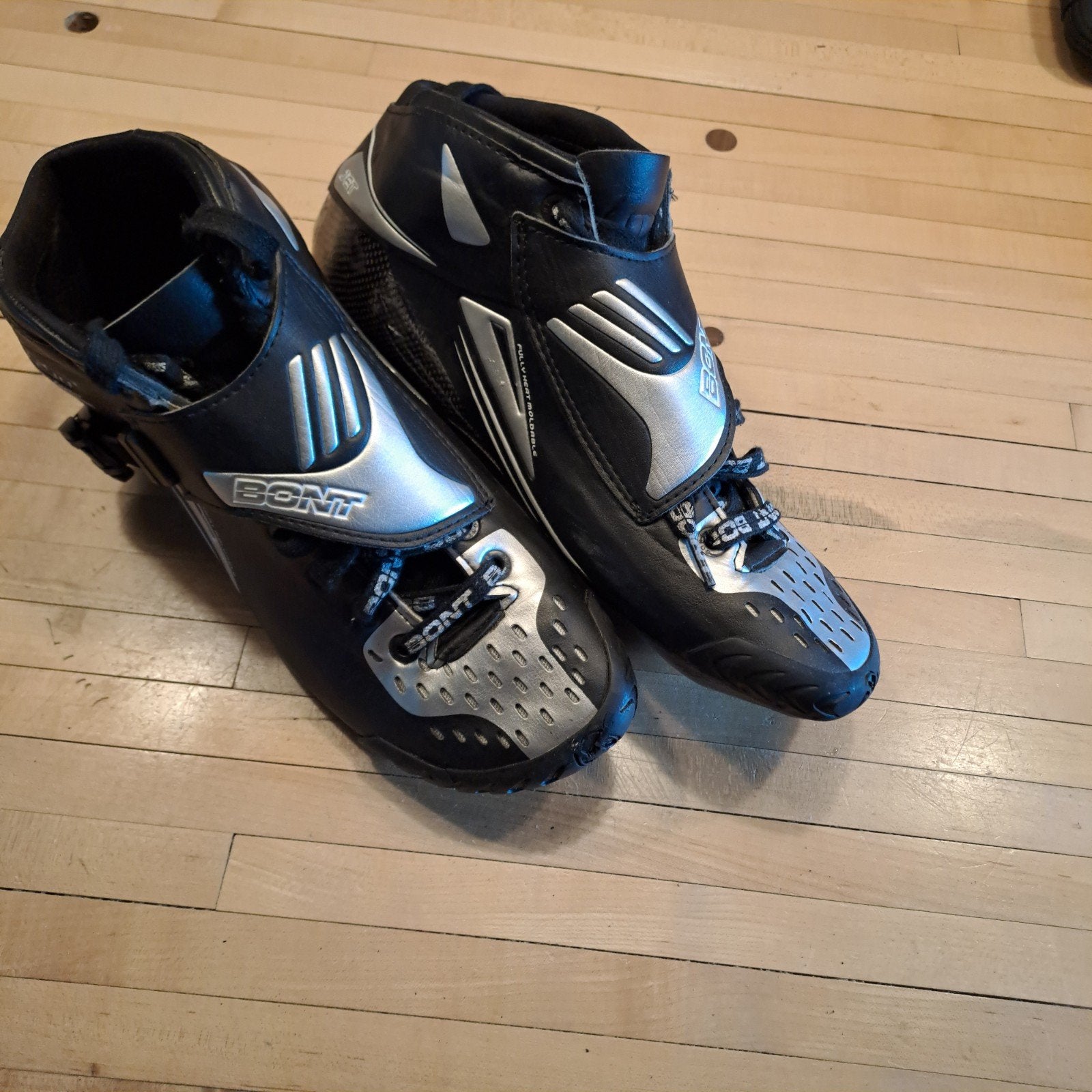 Bont Jet schoenen zgan, maat 45, evt ook frame en wielen, Zo goed als nieuw, Inline skates 4 wielen, Ophalen, Overige merken