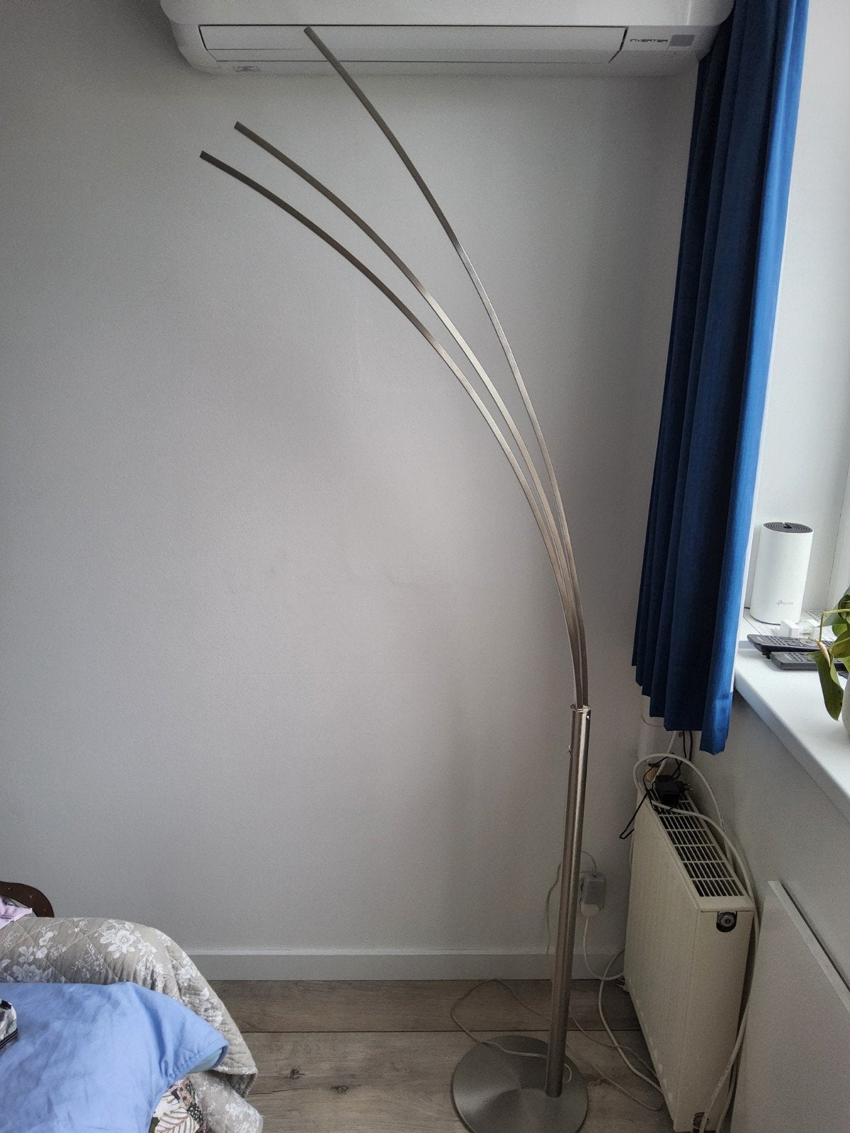 Moderne RVS Booglamp - Stijlvolle Vloerlamp met 3 Armen, Huis en Inrichting, Ophalen, Overige fittingen, Zo goed als nieuw, Metaal
