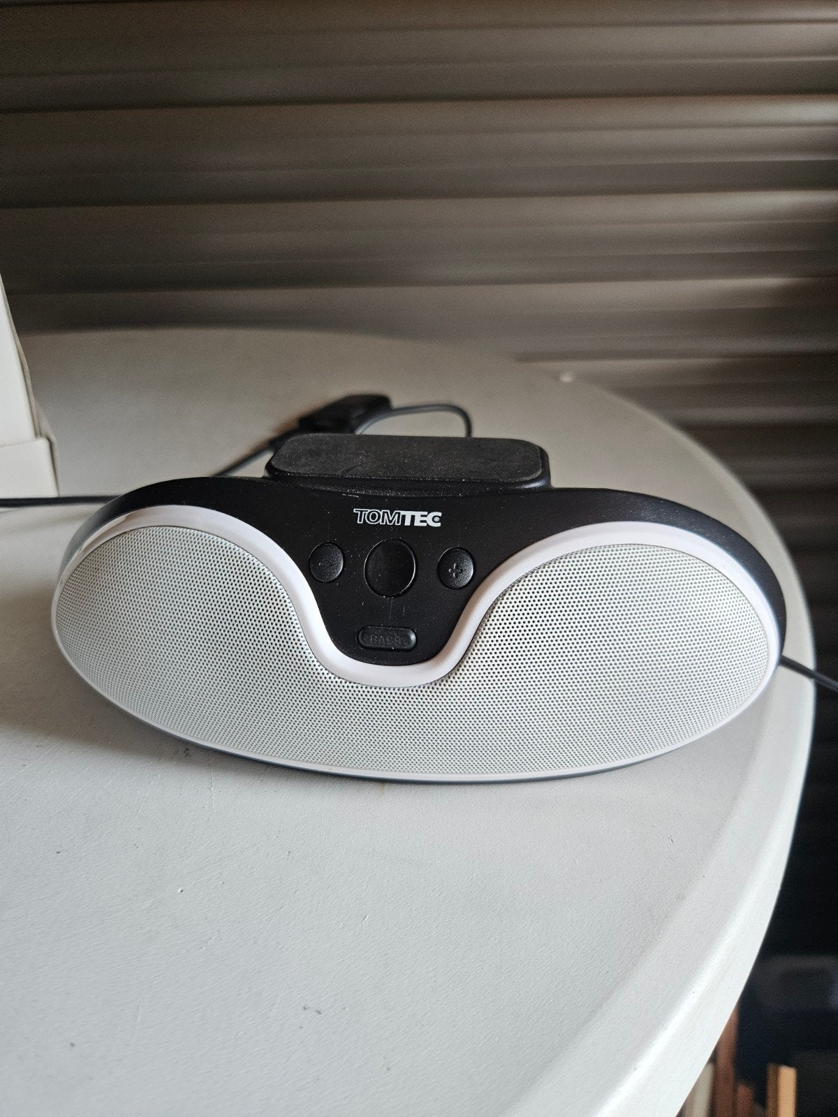 TOMTEC Dock N Charge Draagbare Speaker, Audio, Tv en Foto, Luidsprekers, Overige merken, Gebruikt, Ophalen of Verzenden, Draagbare speaker