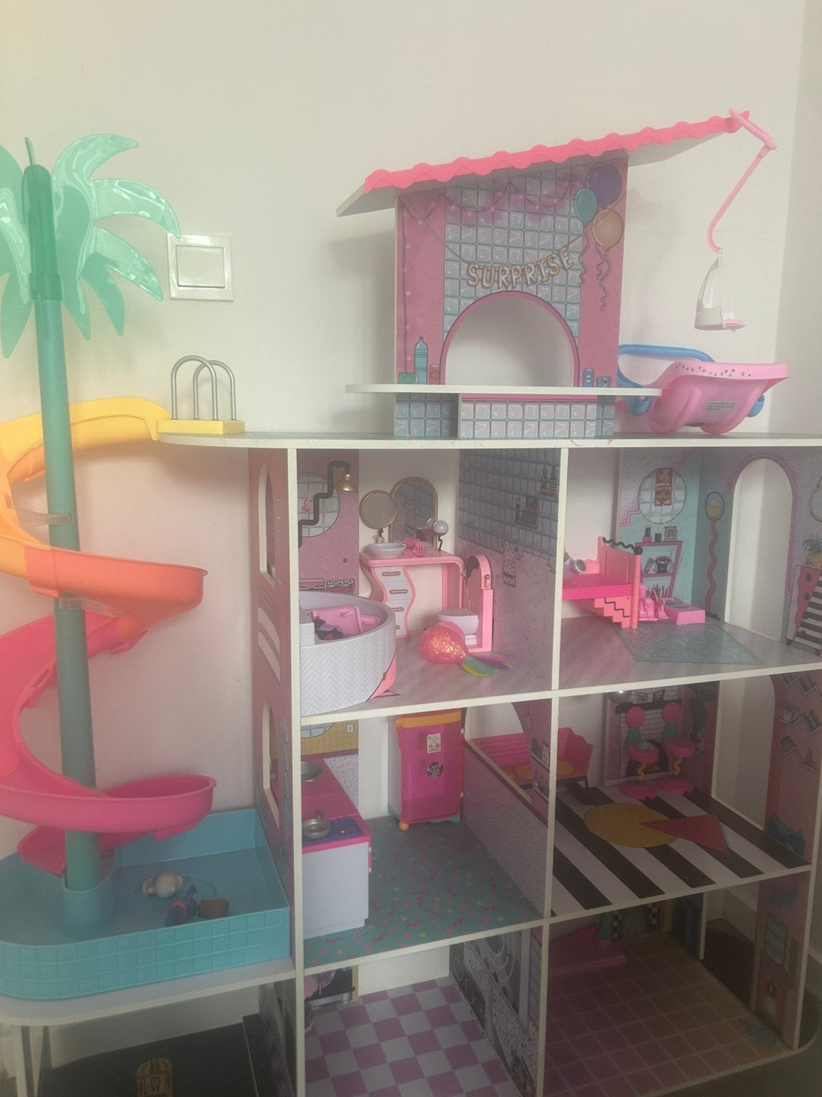Grote poppenhuis, Ophalen, Zo goed als nieuw, Poppenhuis