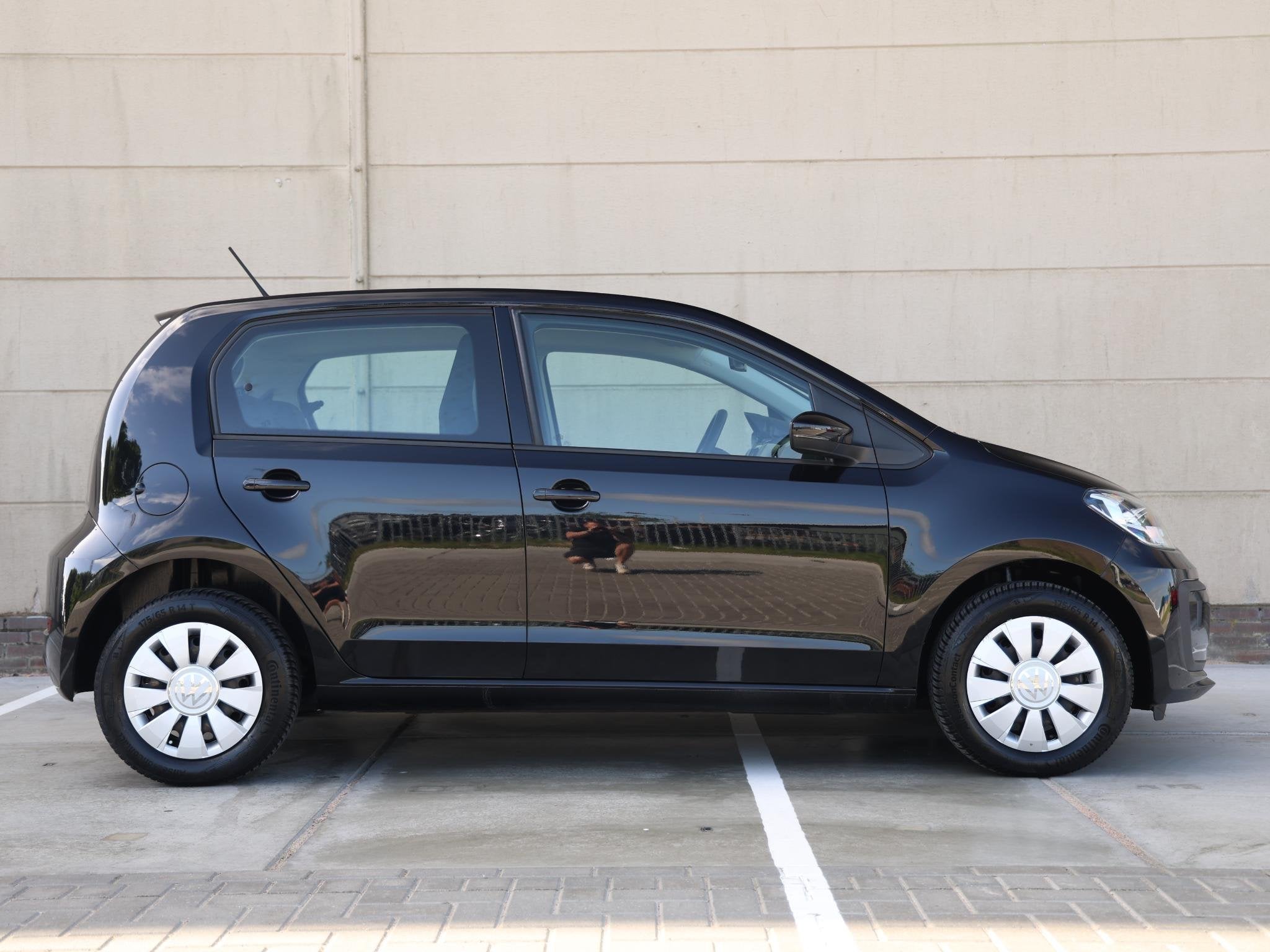 Volkswagen Up! 1.0 65 pk | Airco | Lane Assist | DAB | Bluet, Stof, Gebruikt, 4 stoelen, Origineel Nederlands